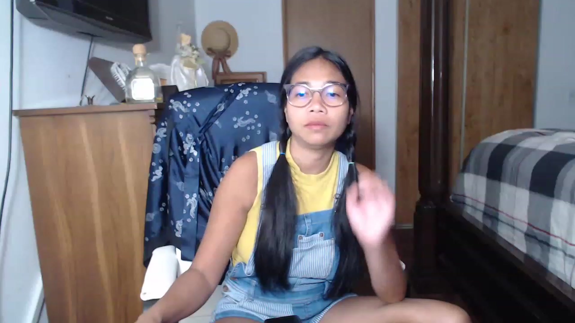 Gallery image thumbnail from Littlekai2023's myfreecams stream on, 05/31/2023, 03:07 image 2 of 20