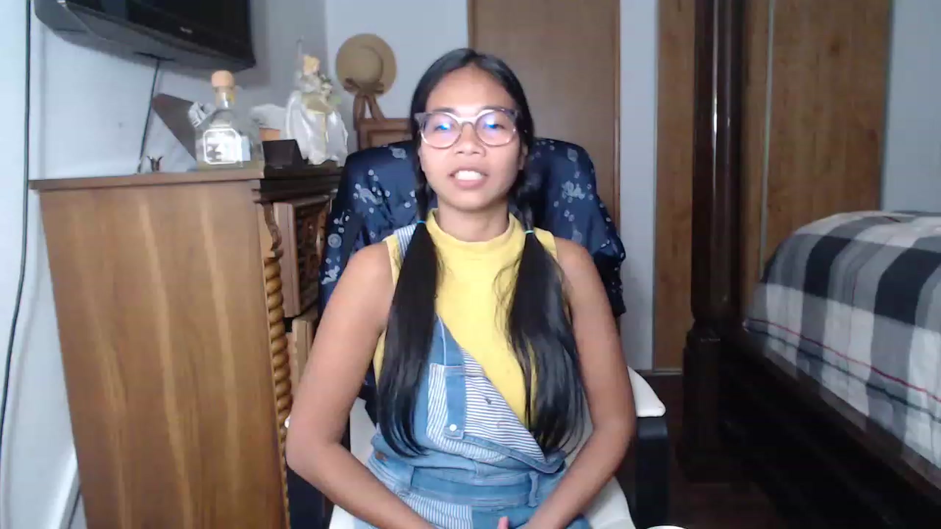 Gallery image thumbnail from Littlekai2023's myfreecams stream on, 05/31/2023, 03:07 image 12 of 20