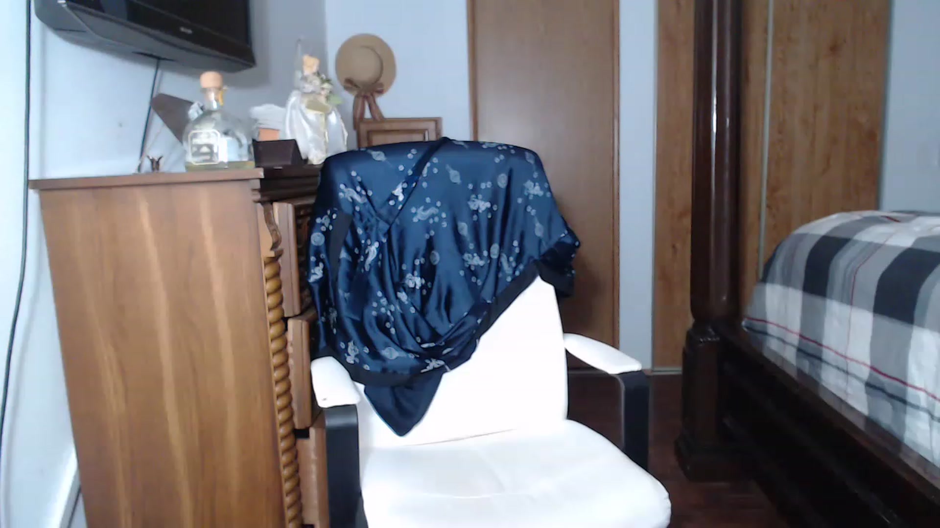 Gallery image thumbnail from Littlekai2023's myfreecams stream on, 05/31/2023, 03:07 image 14 of 20