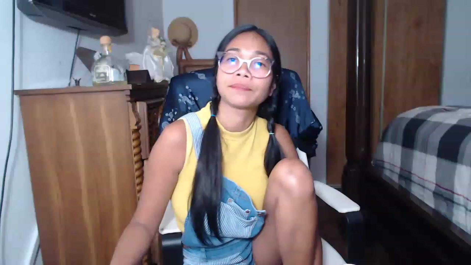 Gallery image thumbnail from Littlekai2023's myfreecams stream on, 05/31/2023, 03:48 image 8 of 20