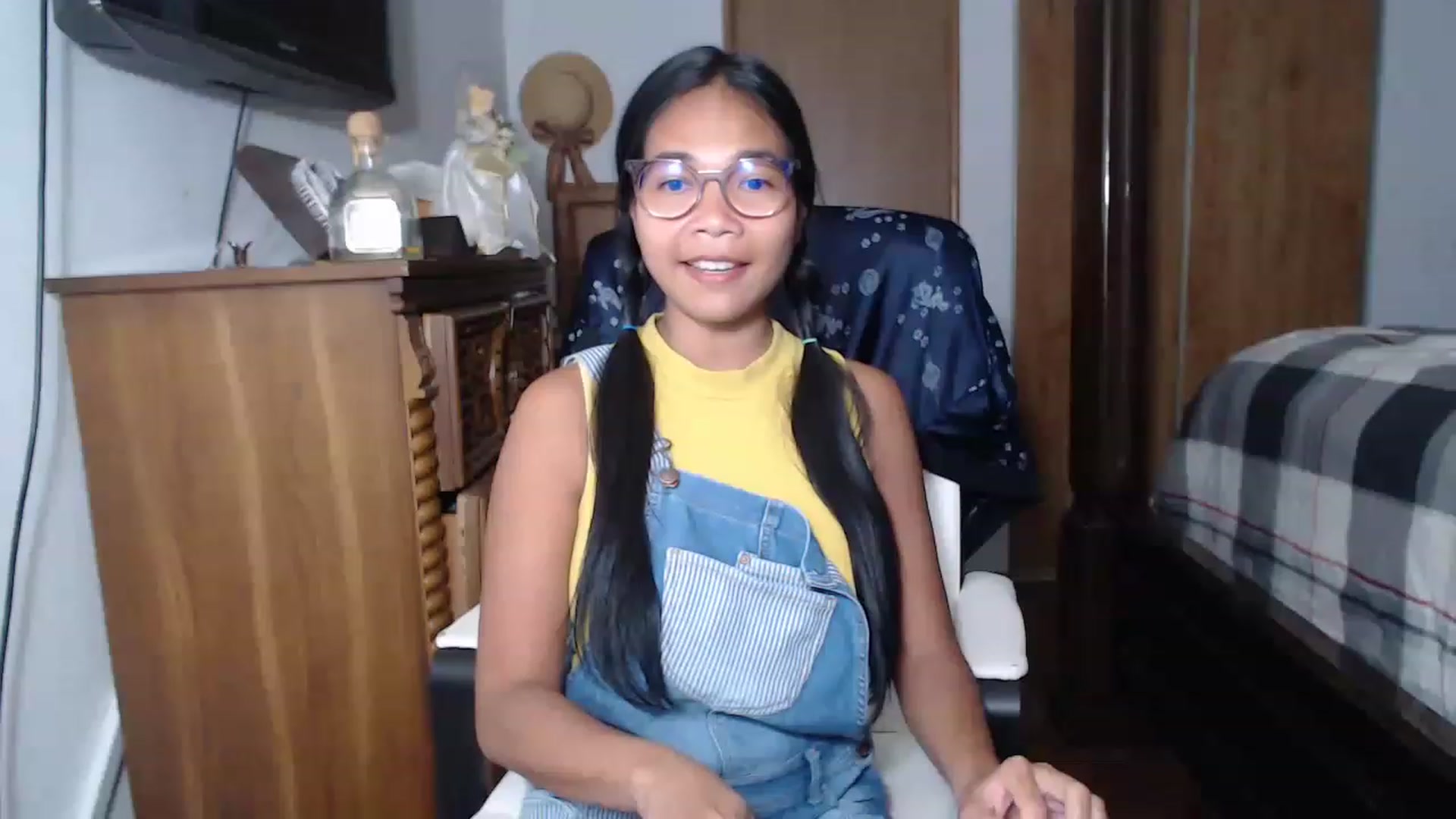 Gallery image thumbnail from Littlekai2023's myfreecams stream on, 05/31/2023, 03:48 image 2 of 20