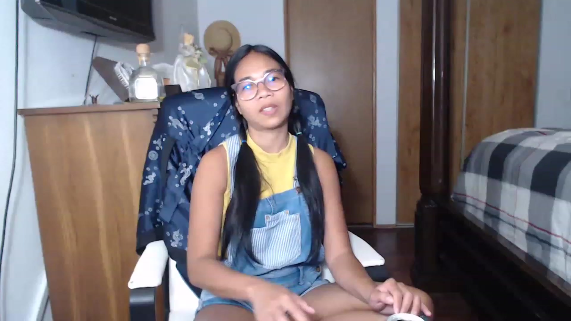 Gallery image thumbnail from Littlekai2023's myfreecams stream on, 05/31/2023, 03:48 image 1 of 20