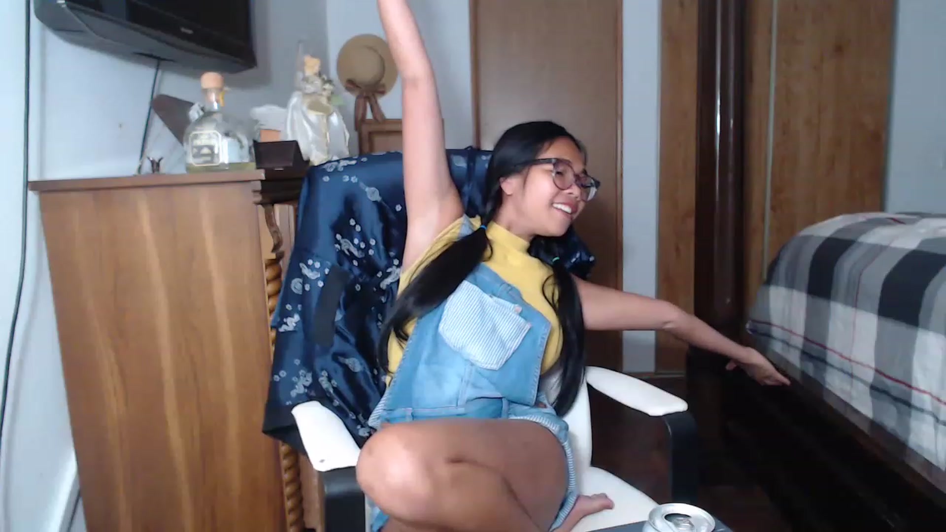 Gallery image thumbnail from Littlekai2023's myfreecams stream on, 05/31/2023, 03:48 image 11 of 20