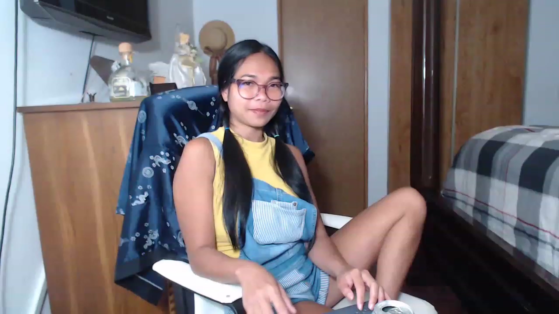 Gallery image thumbnail from Littlekai2023's myfreecams stream on, 05/31/2023, 03:48 image 10 of 20