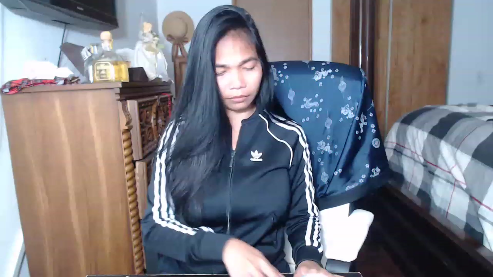 Gallery image thumbnail from Littlekai2023's myfreecams stream on, 06/02/2023, 05:26 image 16 of 20