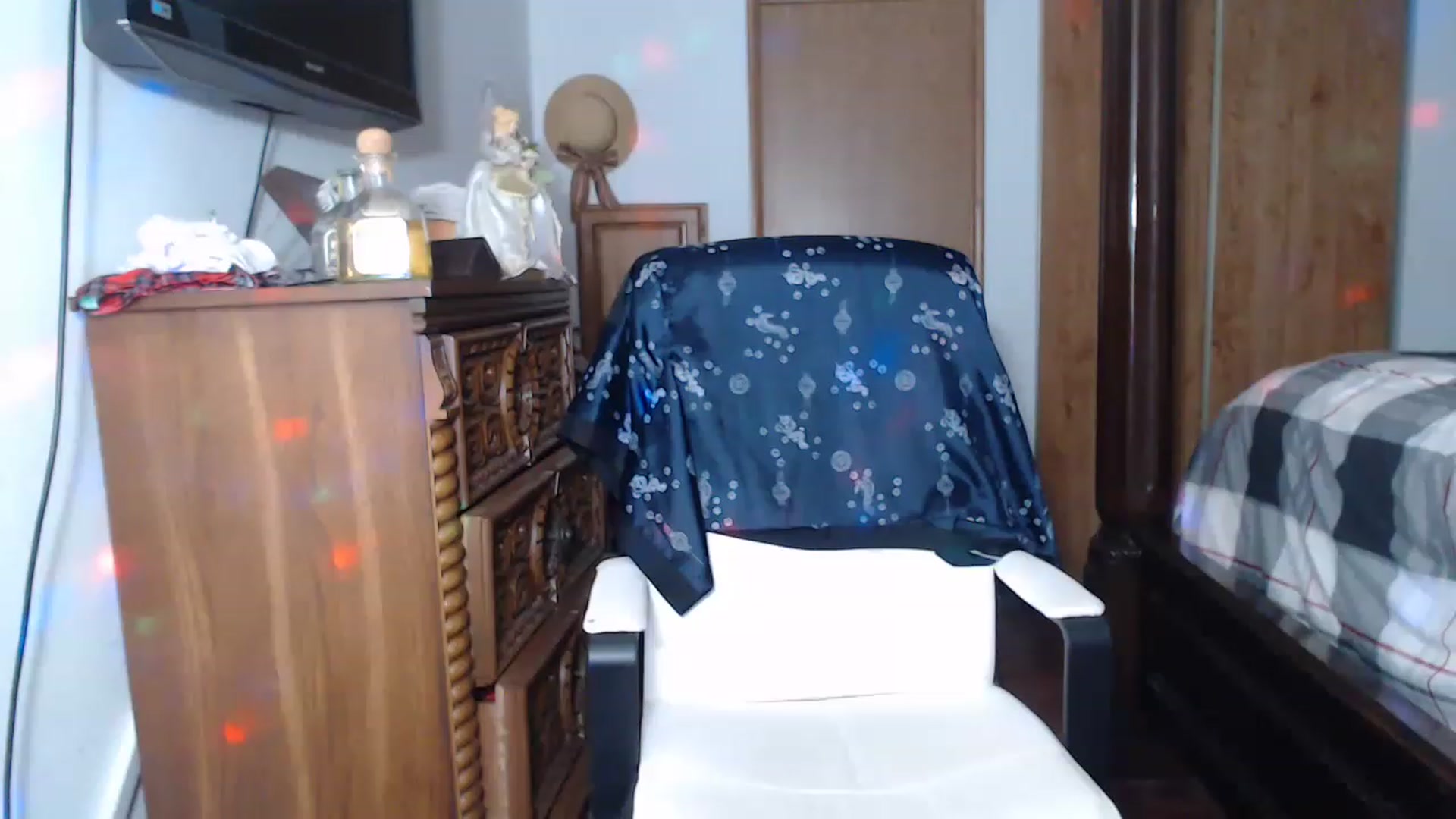 Gallery image thumbnail from Littlekai2023's myfreecams stream on, 06/03/2023, 01:03 image 13 of 20