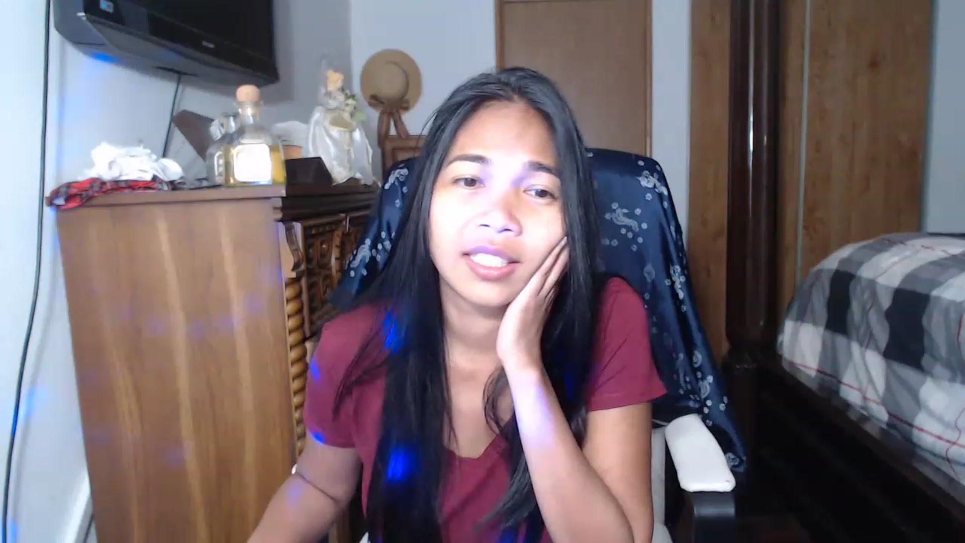 Gallery image thumbnail from Littlekai2023's myfreecams stream on, 06/03/2023, 01:03 image 10 of 20