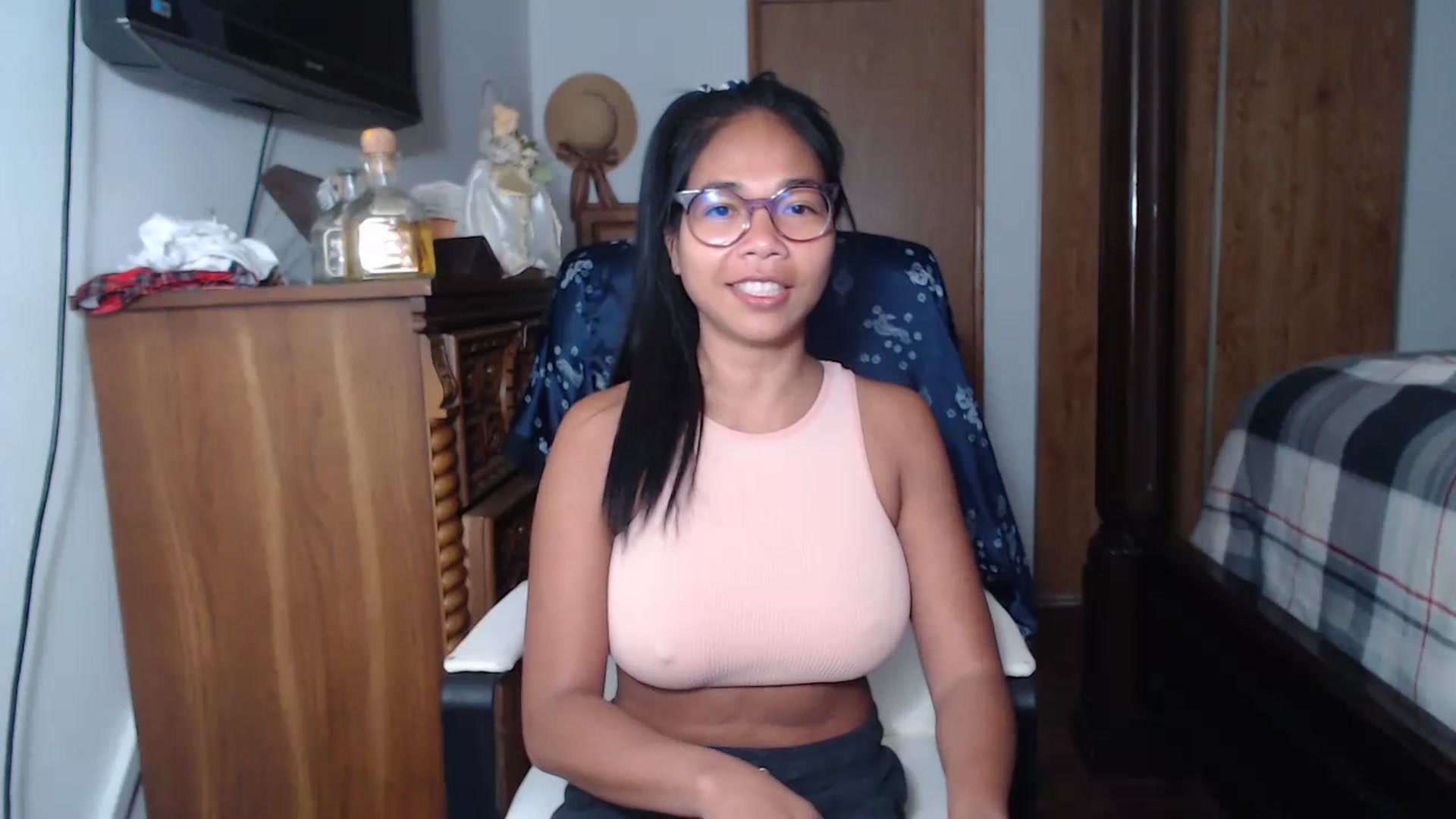 Gallery image thumbnail from Littlekai2023's myfreecams stream on, 06/03/2023, 20:23 image 8 of 20
