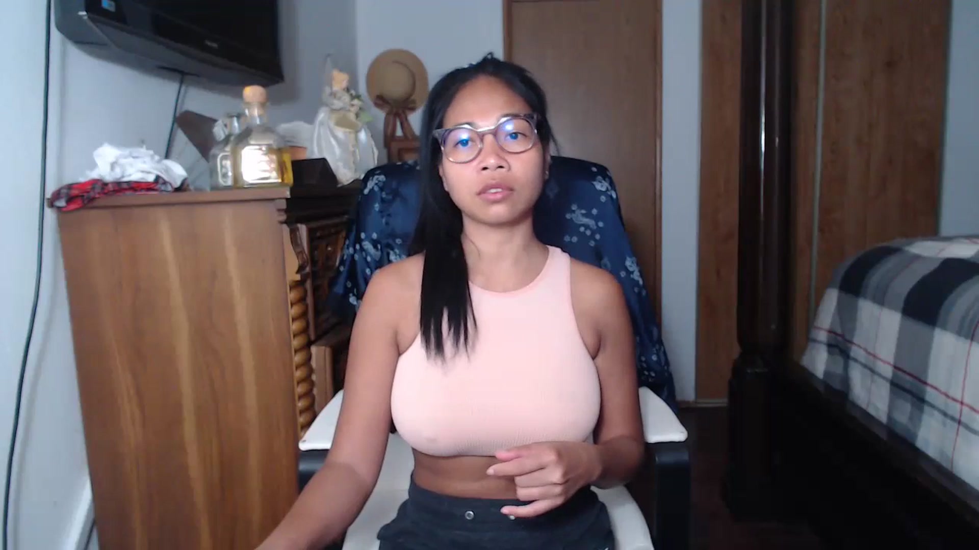 Gallery image thumbnail from Littlekai2023's myfreecams stream on, 06/03/2023, 20:23 image 10 of 20
