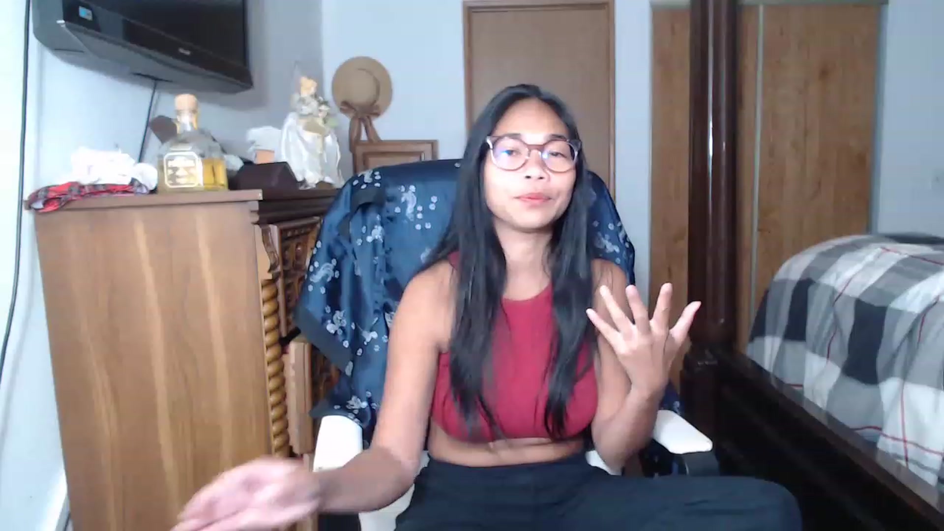 Gallery image thumbnail from Littlekai2023's myfreecams stream on, 06/04/2023, 15:56 image 6 of 20
