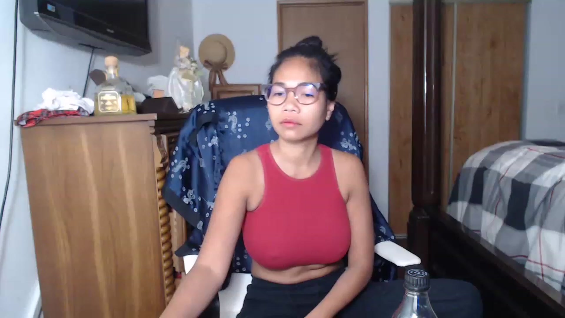 Gallery image thumbnail from Littlekai2023's myfreecams stream on, 06/04/2023, 15:56 image 12 of 20