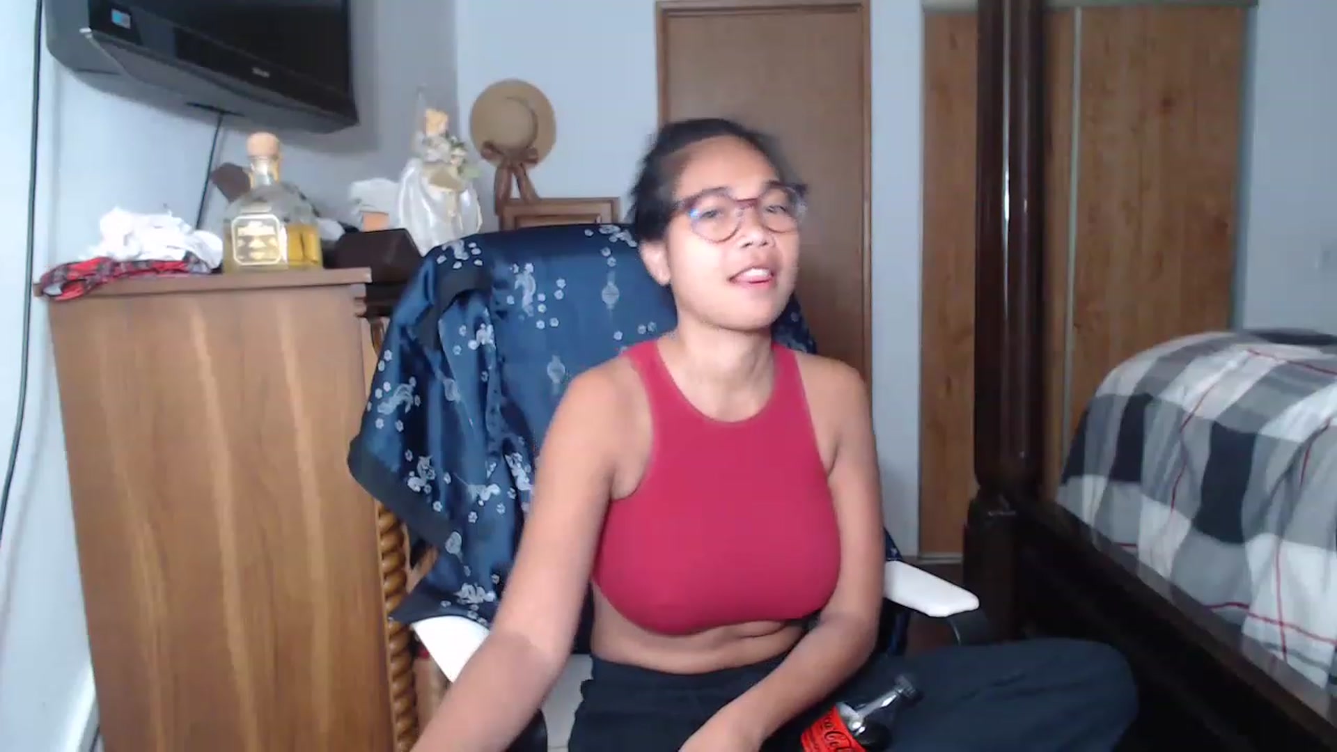 Gallery image thumbnail from Littlekai2023's myfreecams stream on, 06/04/2023, 15:56 image 16 of 20
