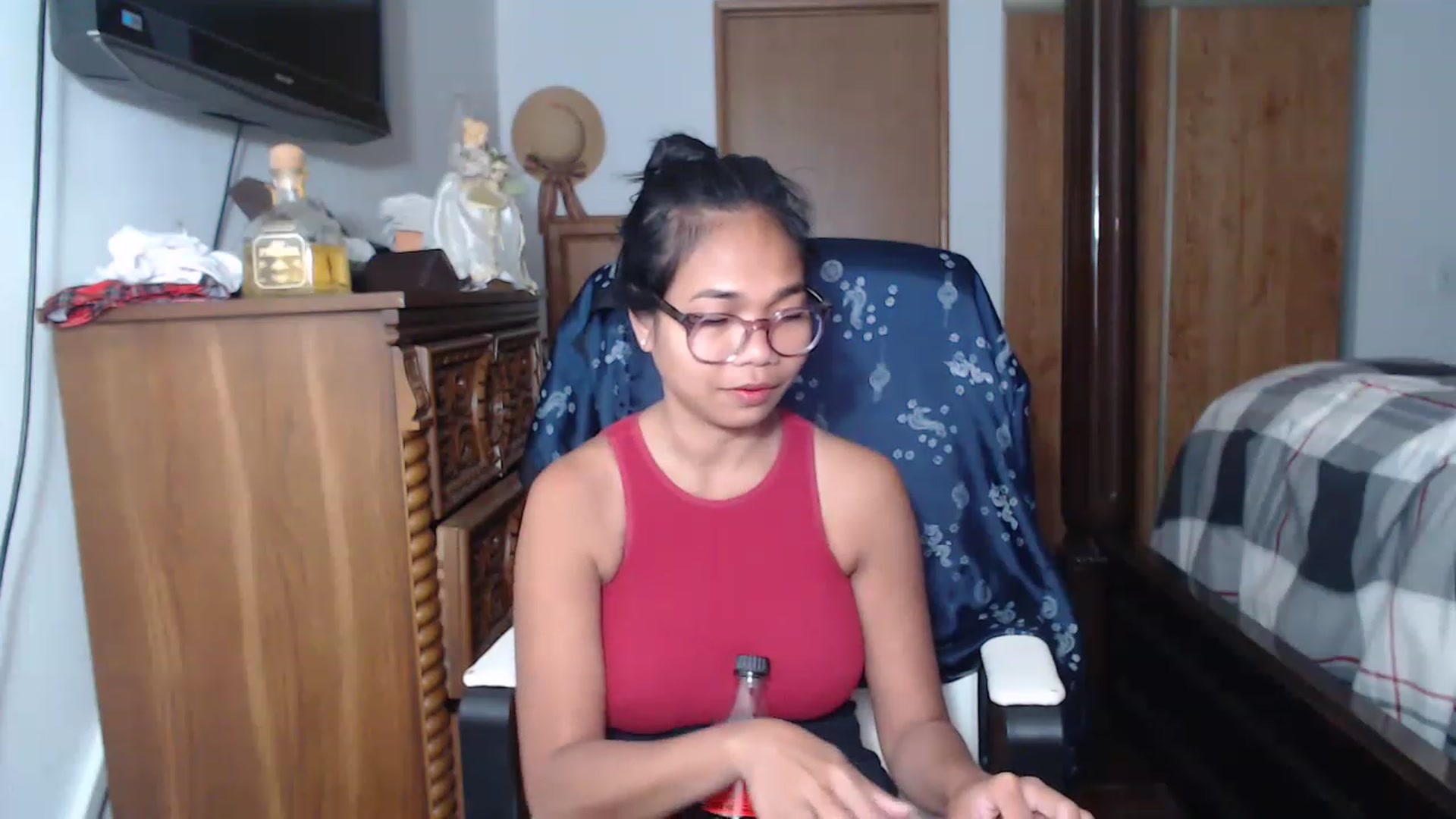 Gallery image thumbnail from Littlekai2023's myfreecams stream on, 06/04/2023, 17:22 image 8 of 20