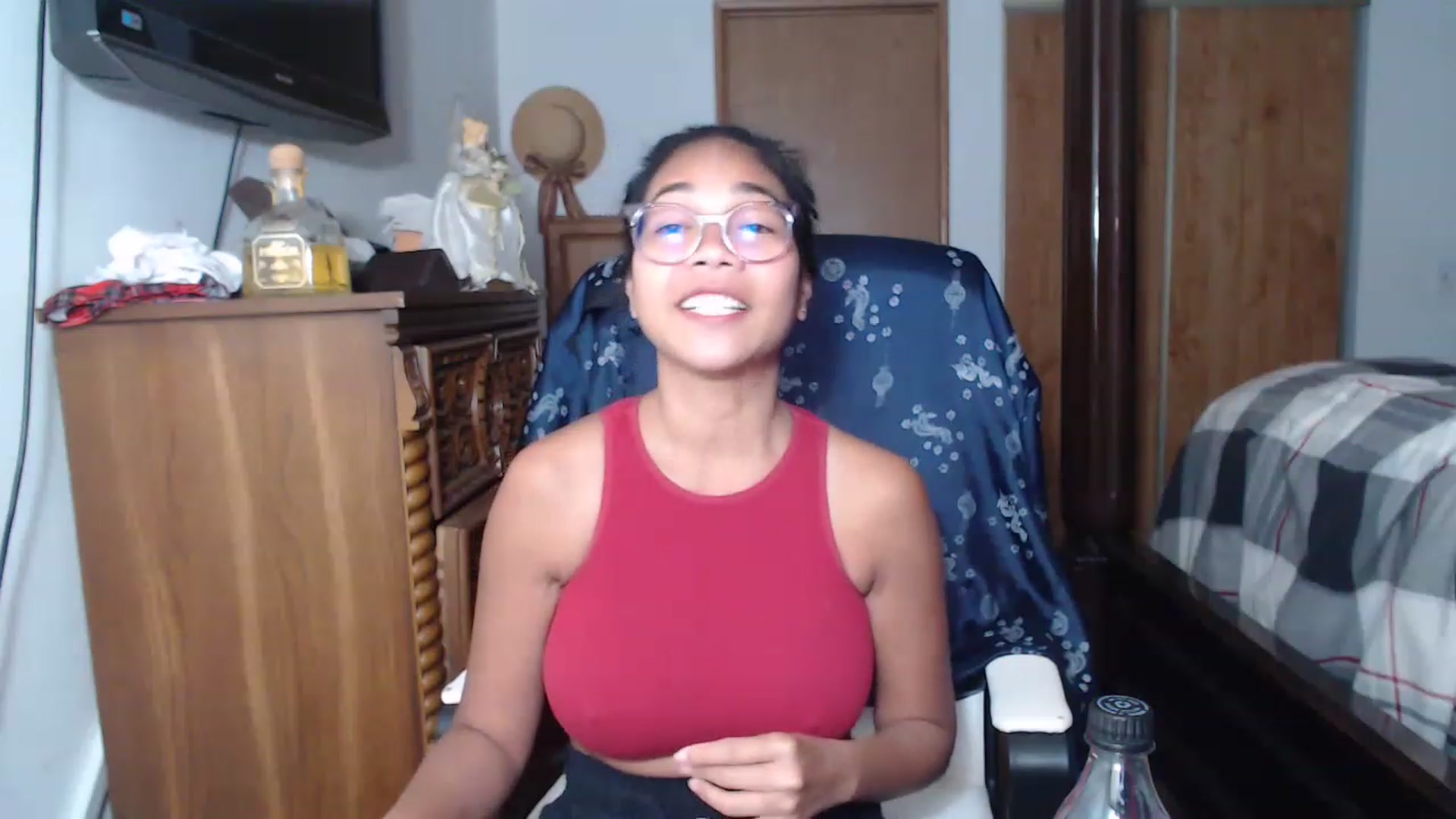 Gallery image thumbnail from Littlekai2023's myfreecams stream on, 06/04/2023, 17:22 image 10 of 20