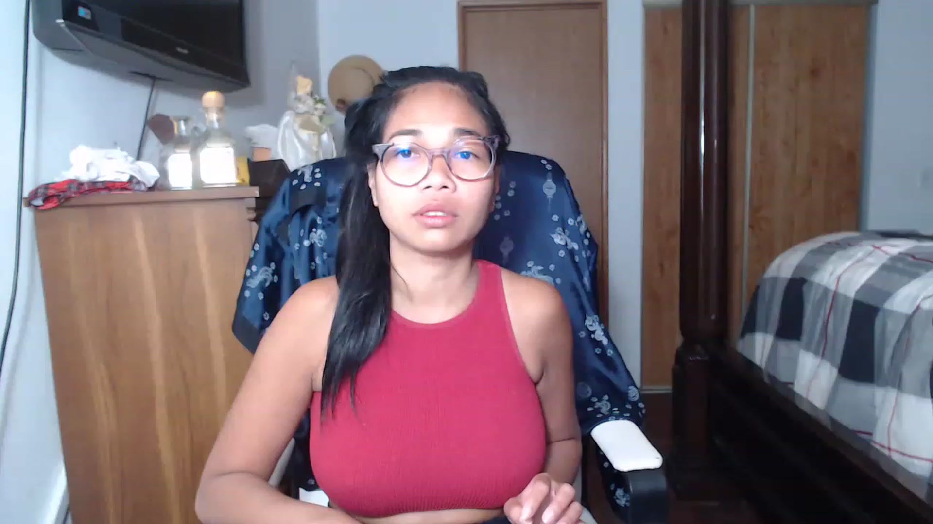Gallery image thumbnail from Littlekai2023's myfreecams stream on, 06/04/2023, 18:56 image 8 of 20