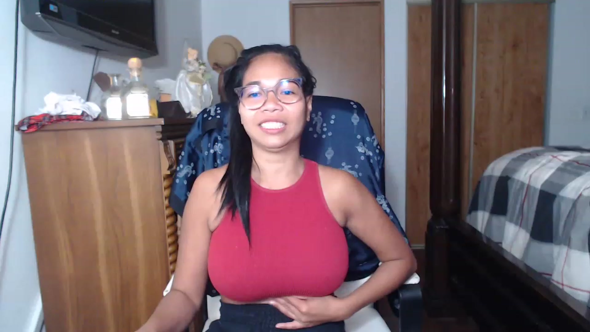 Gallery image thumbnail from Littlekai2023's myfreecams stream on, 06/04/2023, 18:56 image 7 of 20