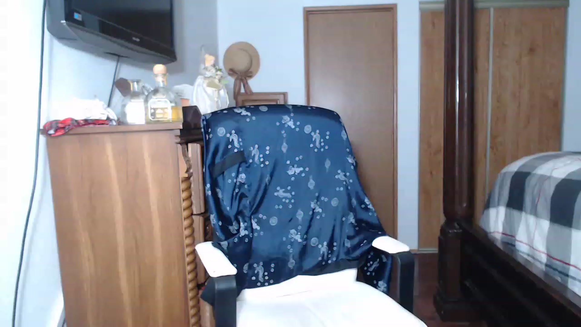 Gallery image thumbnail from Littlekai2023's myfreecams stream on, 06/05/2023, 02:00 image 17 of 20