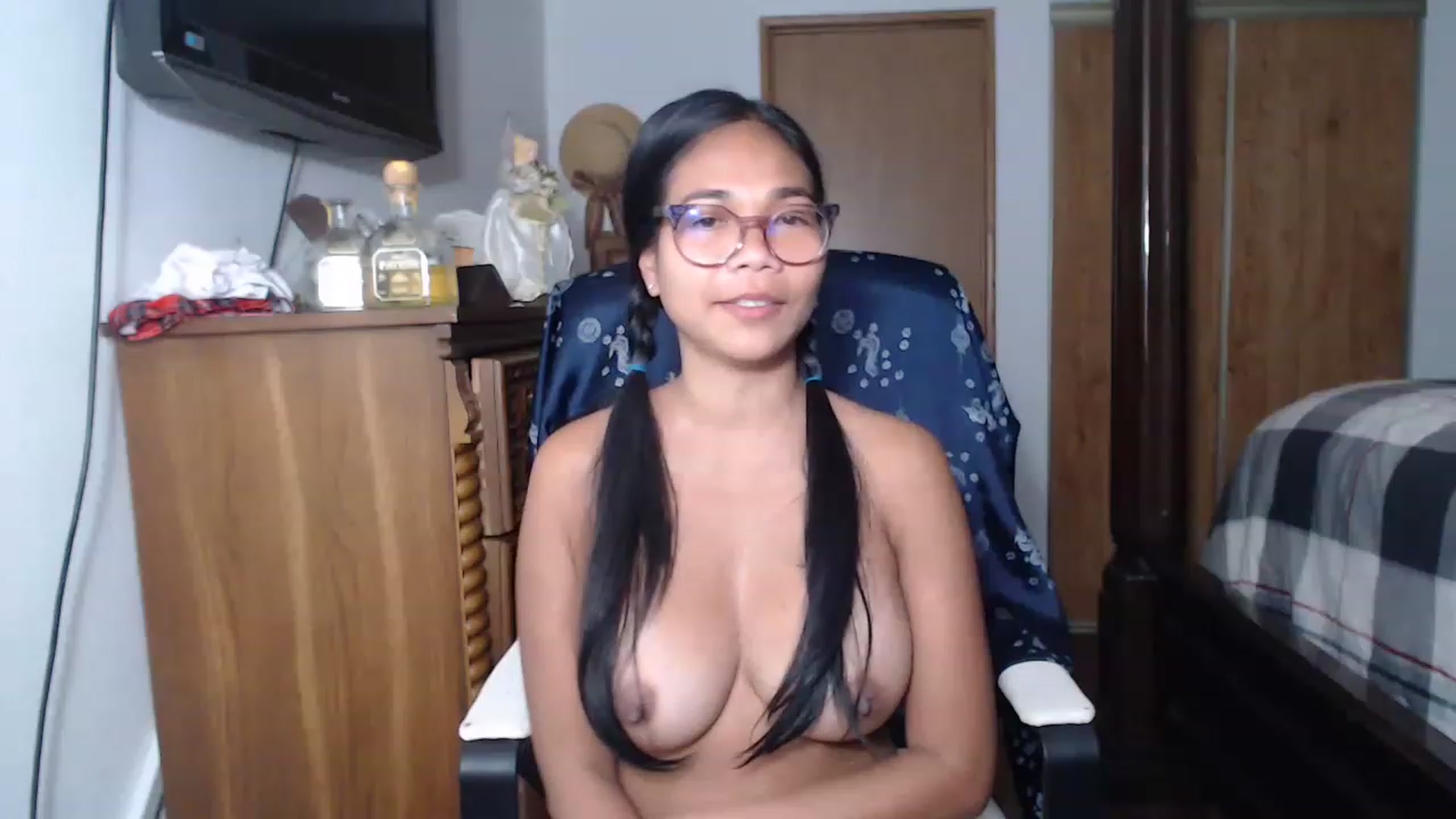 Gallery image thumbnail from Littlekai2023's myfreecams stream on, 06/05/2023, 02:00 image 18 of 20