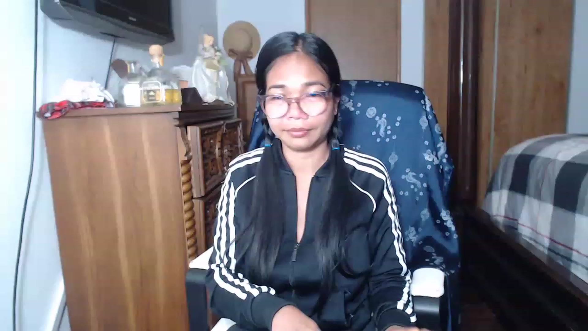 Gallery image thumbnail from Littlekai2023's myfreecams stream on, 06/05/2023, 04:53 image 16 of 20