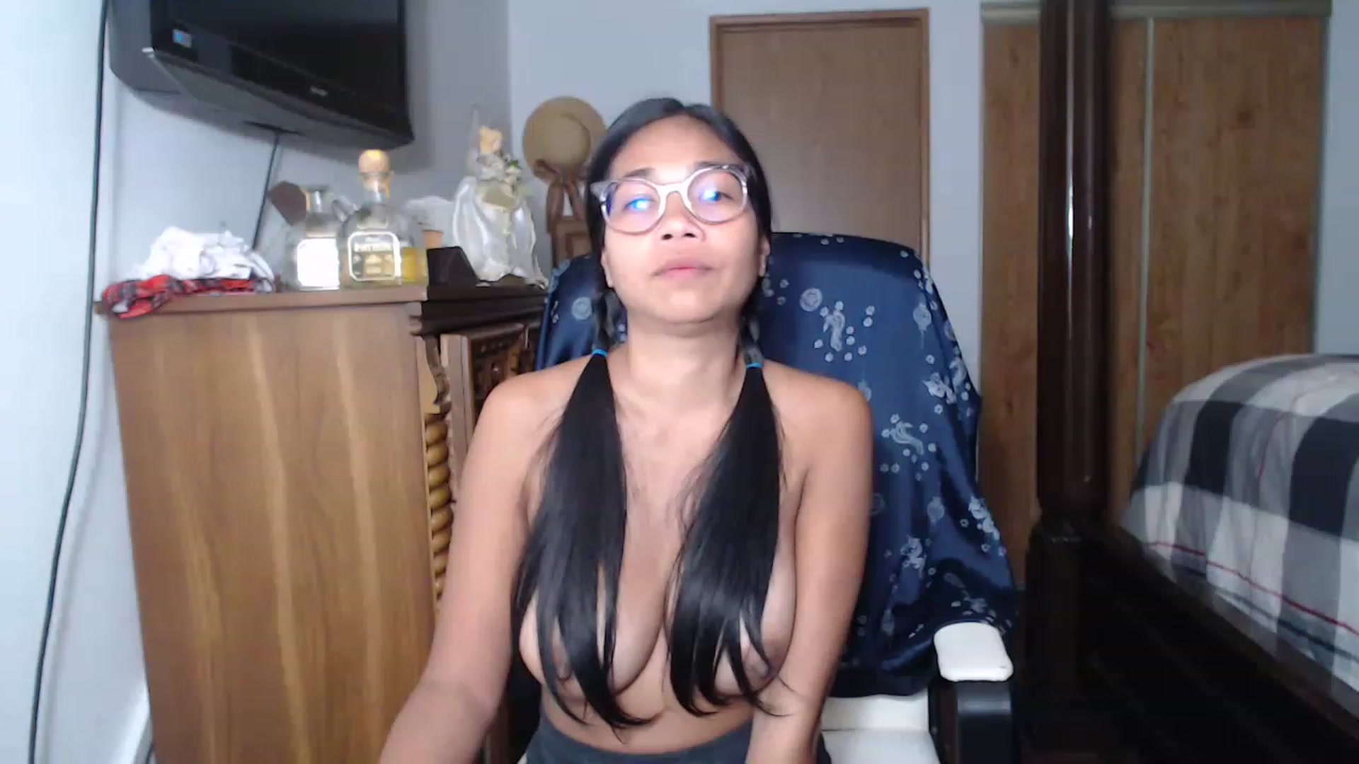 Gallery image thumbnail from Littlekai2023's myfreecams stream on, 06/05/2023, 04:53 image 3 of 20