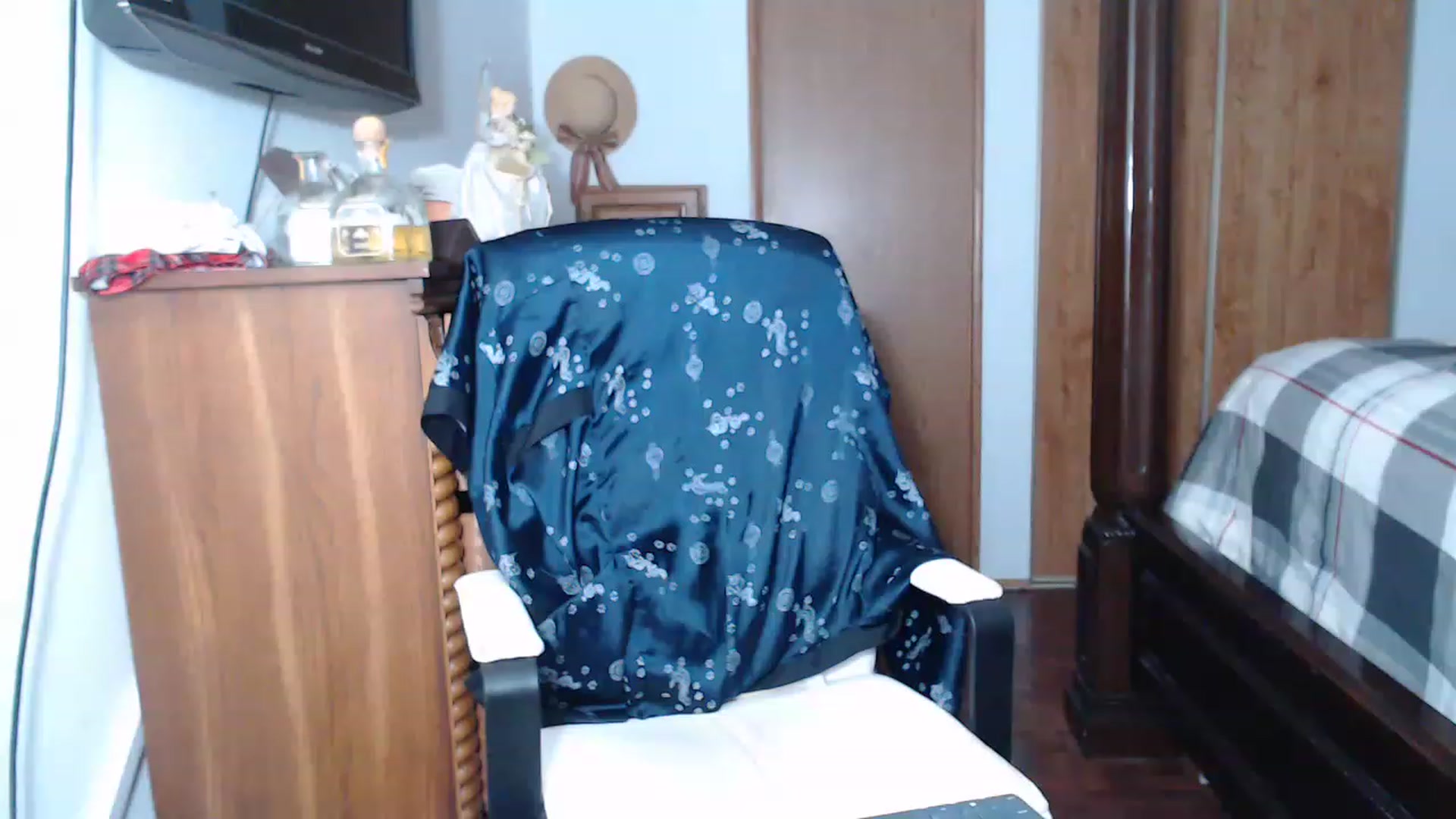 Gallery image thumbnail from Littlekai2023's myfreecams stream on, 06/06/2023, 01:37 image 18 of 20