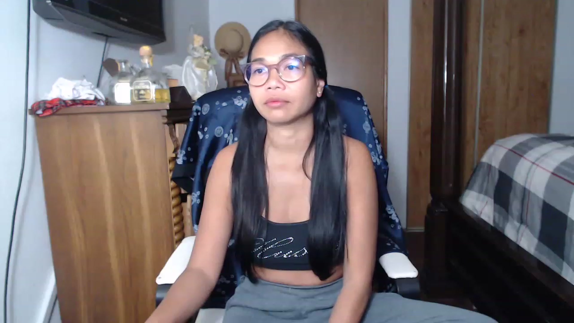 Gallery image thumbnail from Littlekai2023's myfreecams stream on, 06/06/2023, 01:37 image 13 of 20