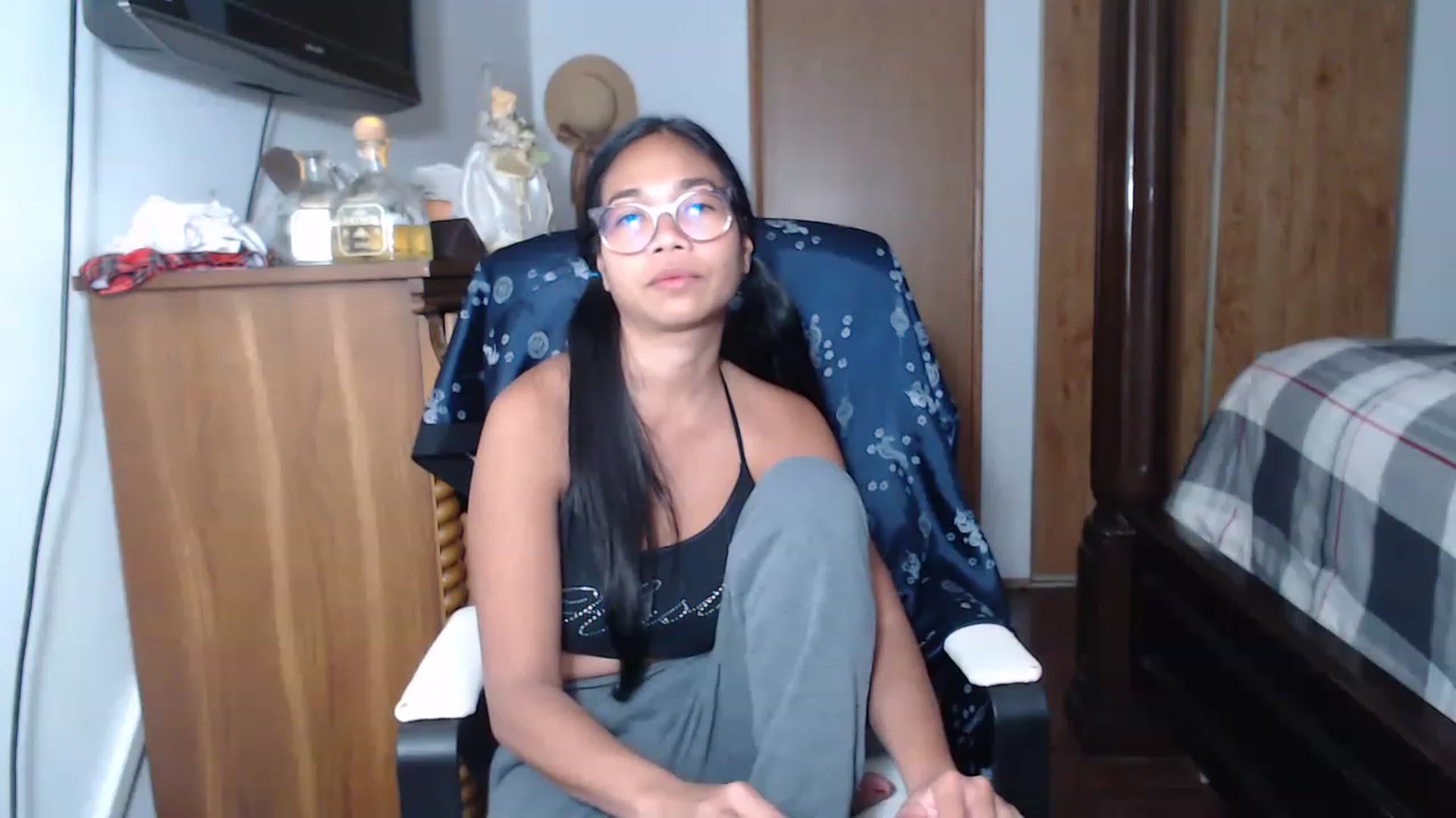Gallery image thumbnail from Littlekai2023's myfreecams stream on, 06/06/2023, 01:37 image 15 of 20