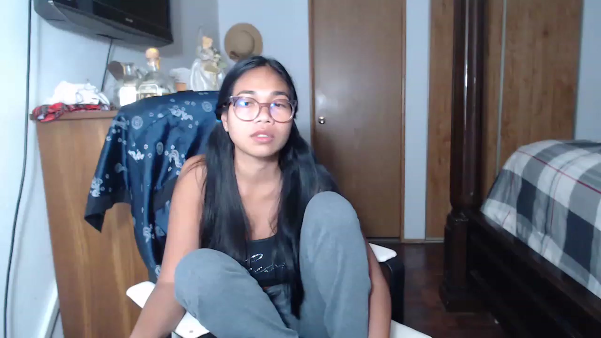 Gallery image thumbnail from Littlekai2023's myfreecams stream on, 06/06/2023, 01:37 image 12 of 20