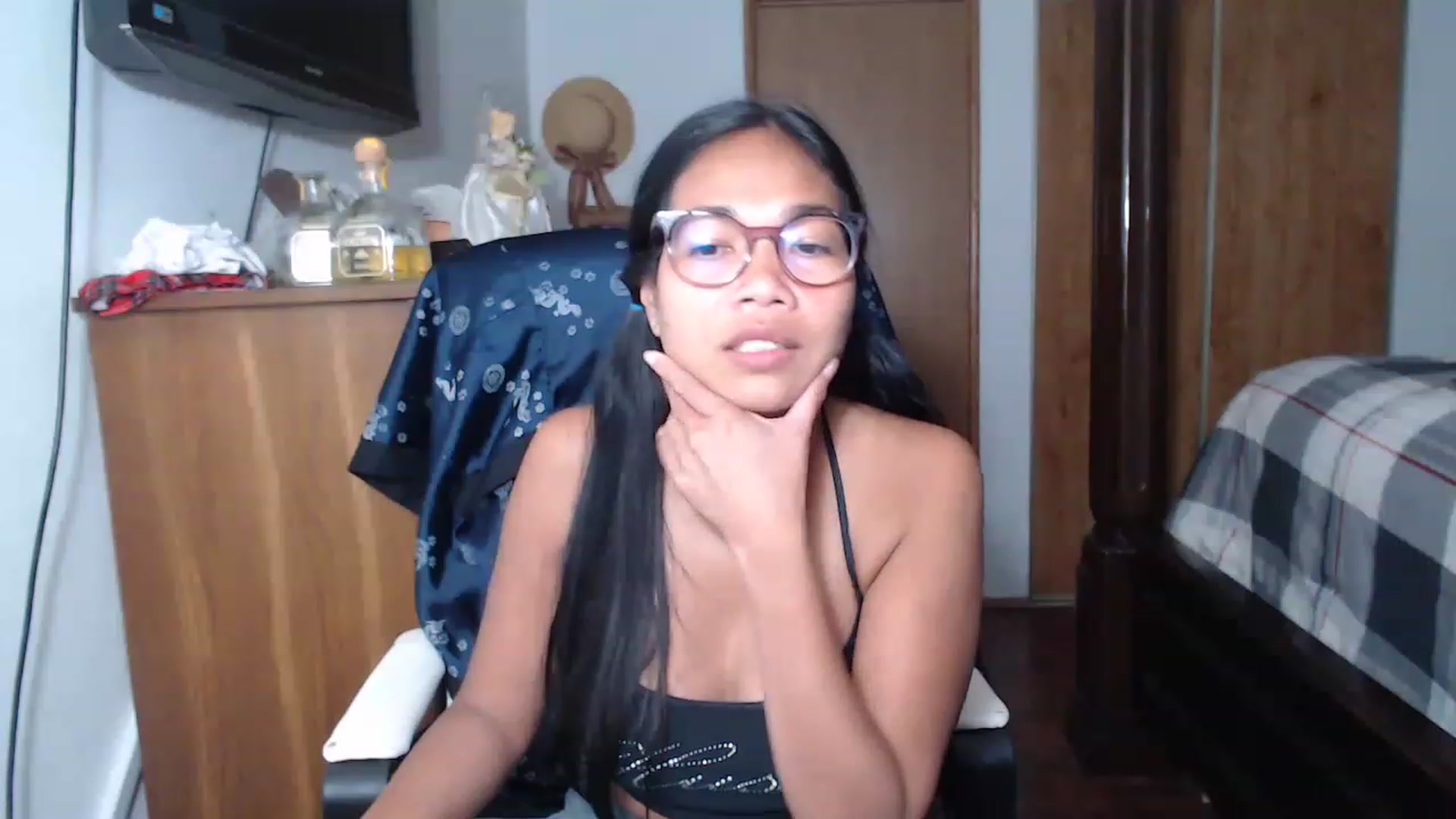 Gallery image thumbnail from Littlekai2023's myfreecams stream on, 06/06/2023, 03:35 image 14 of 20
