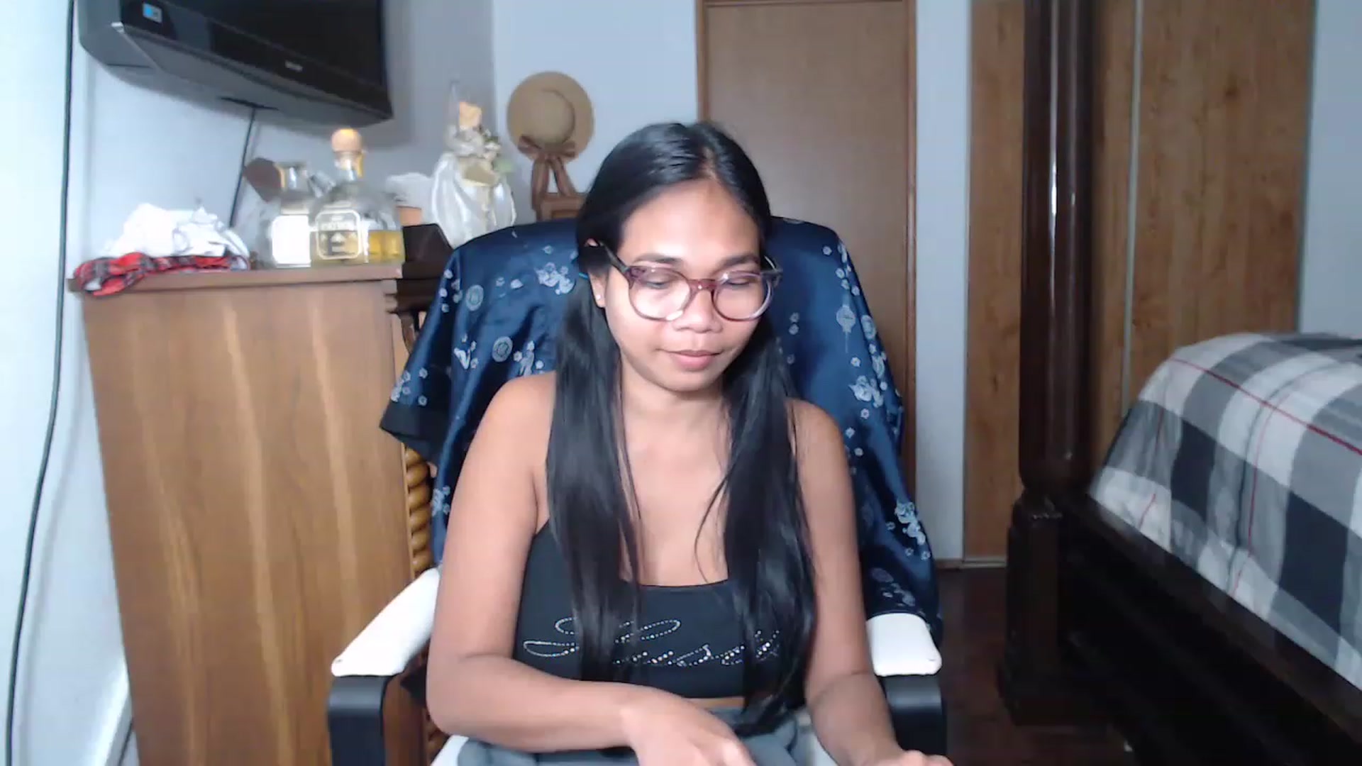 Gallery image thumbnail from Littlekai2023's myfreecams stream on, 06/06/2023, 03:35 image 16 of 20