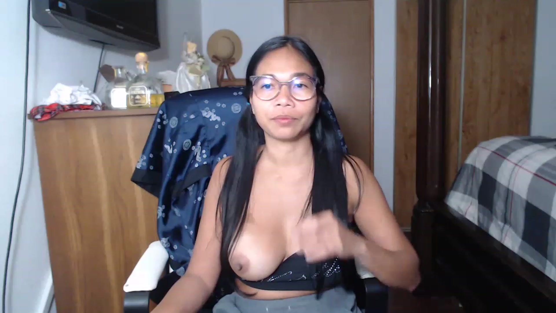 Gallery image thumbnail from Littlekai2023's myfreecams stream on, 06/06/2023, 03:35 image 11 of 20