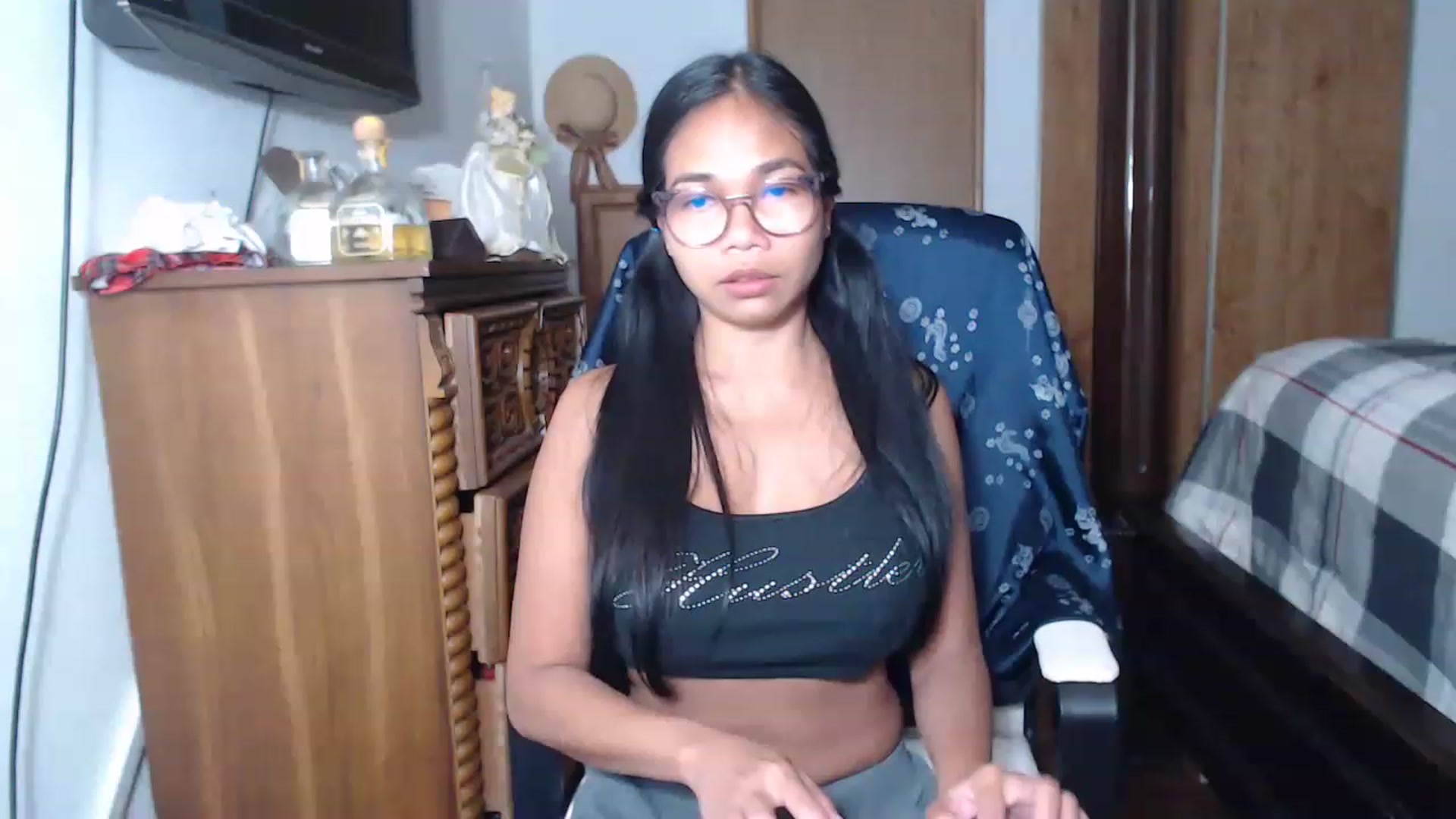 Gallery image thumbnail from Littlekai2023's myfreecams stream on, 06/06/2023, 03:35 image 6 of 20