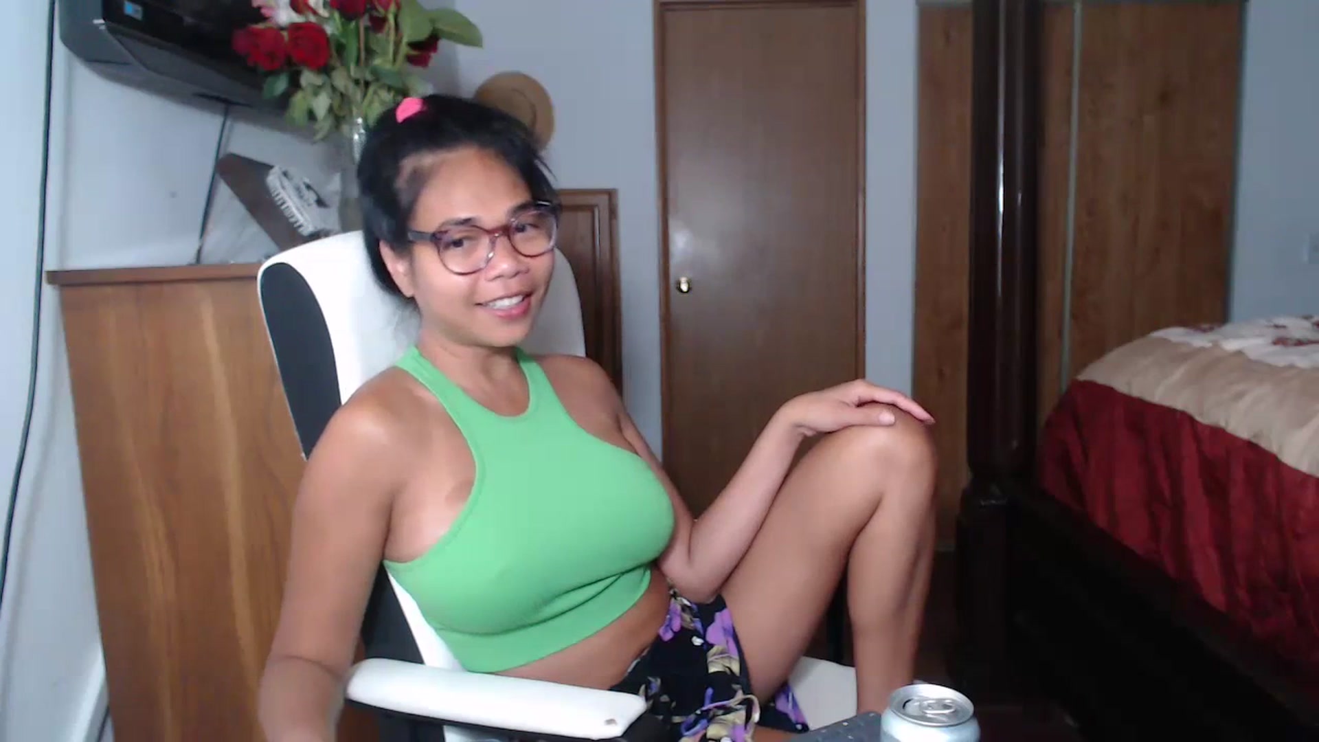 Gallery image thumbnail from Littlekai2023's myfreecams stream on, 06/14/2023, 24:32 image 7 of 20
