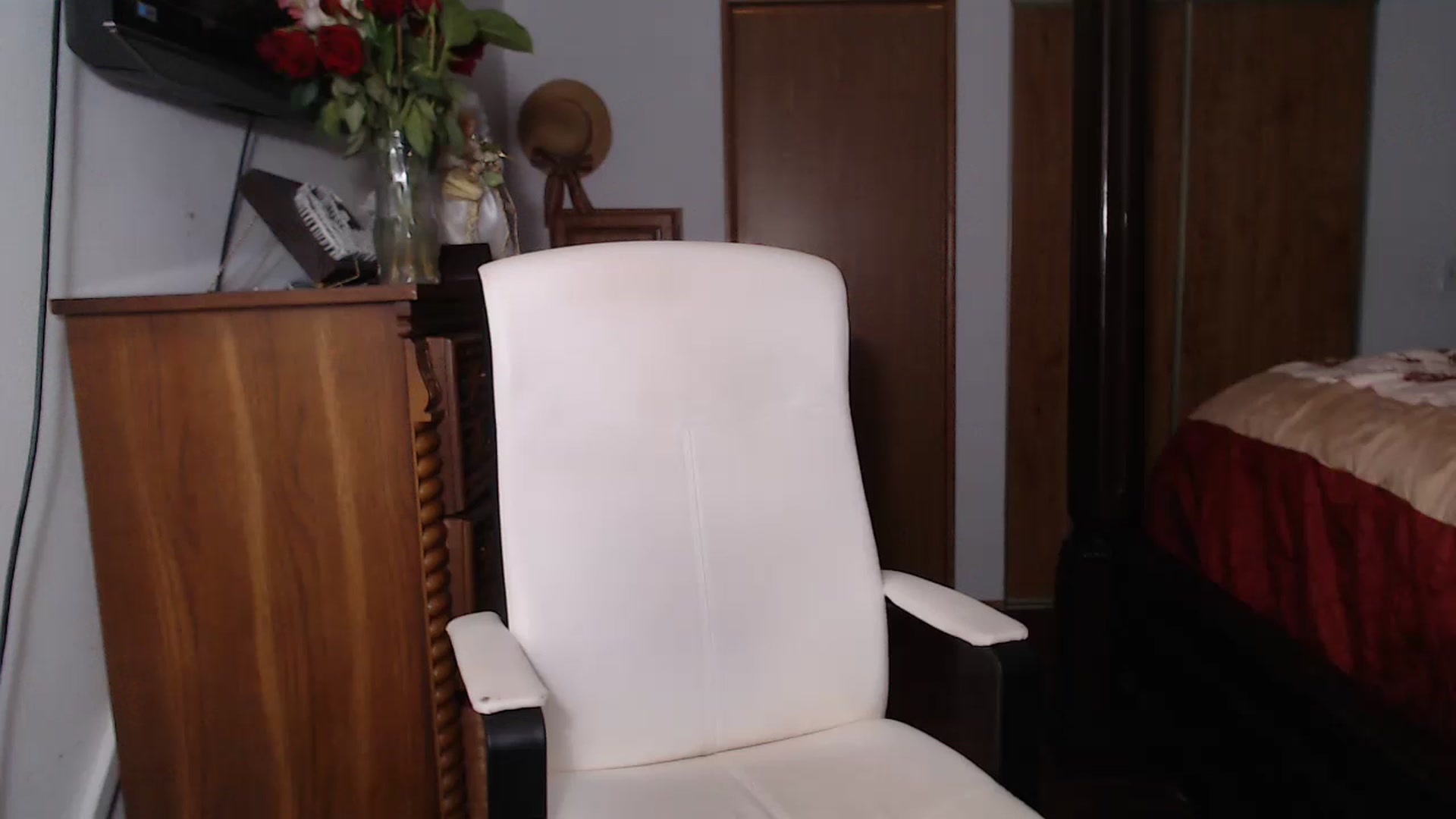Gallery image thumbnail from Littlekai2023's myfreecams stream on, 06/14/2023, 24:32 image 18 of 20