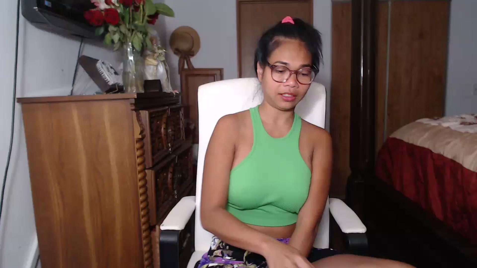 Gallery image thumbnail from Littlekai2023's myfreecams stream on, 06/14/2023, 24:32 image 20 of 20
