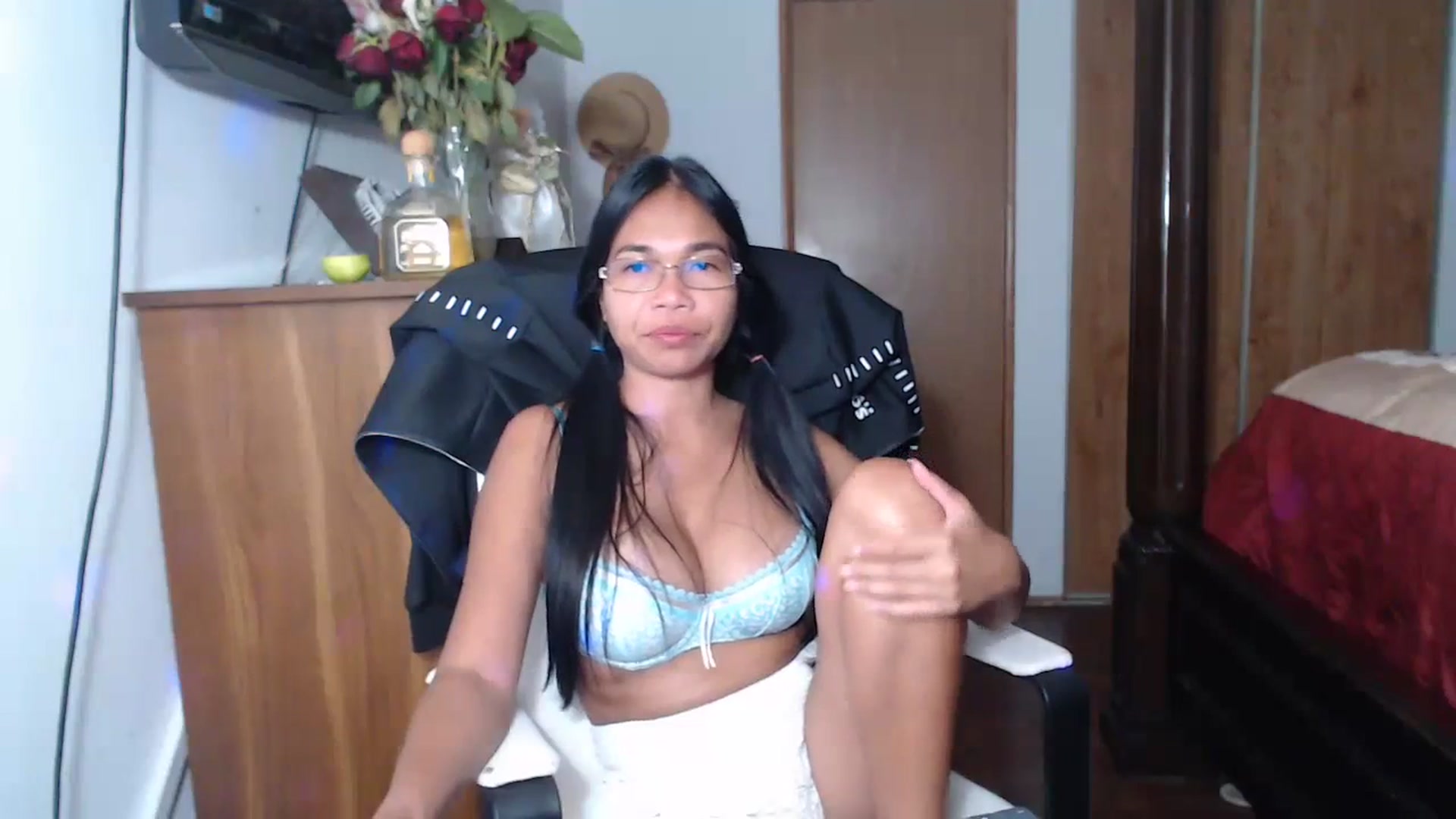 Gallery image thumbnail from Littlekai2023's myfreecams stream on, 06/17/2023, 01:35 image 16 of 20