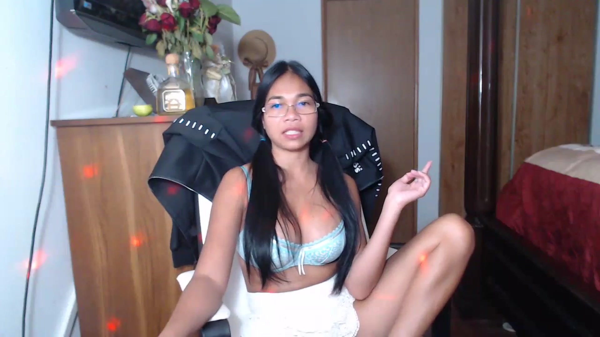 Gallery image thumbnail from Littlekai2023's myfreecams stream on, 06/17/2023, 01:35 image 13 of 20