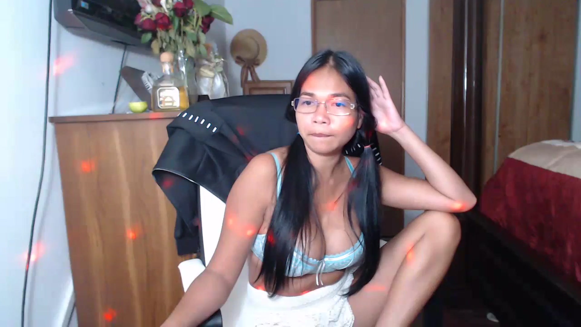 Gallery image thumbnail from Littlekai2023's myfreecams stream on, 06/17/2023, 01:35 image 17 of 20