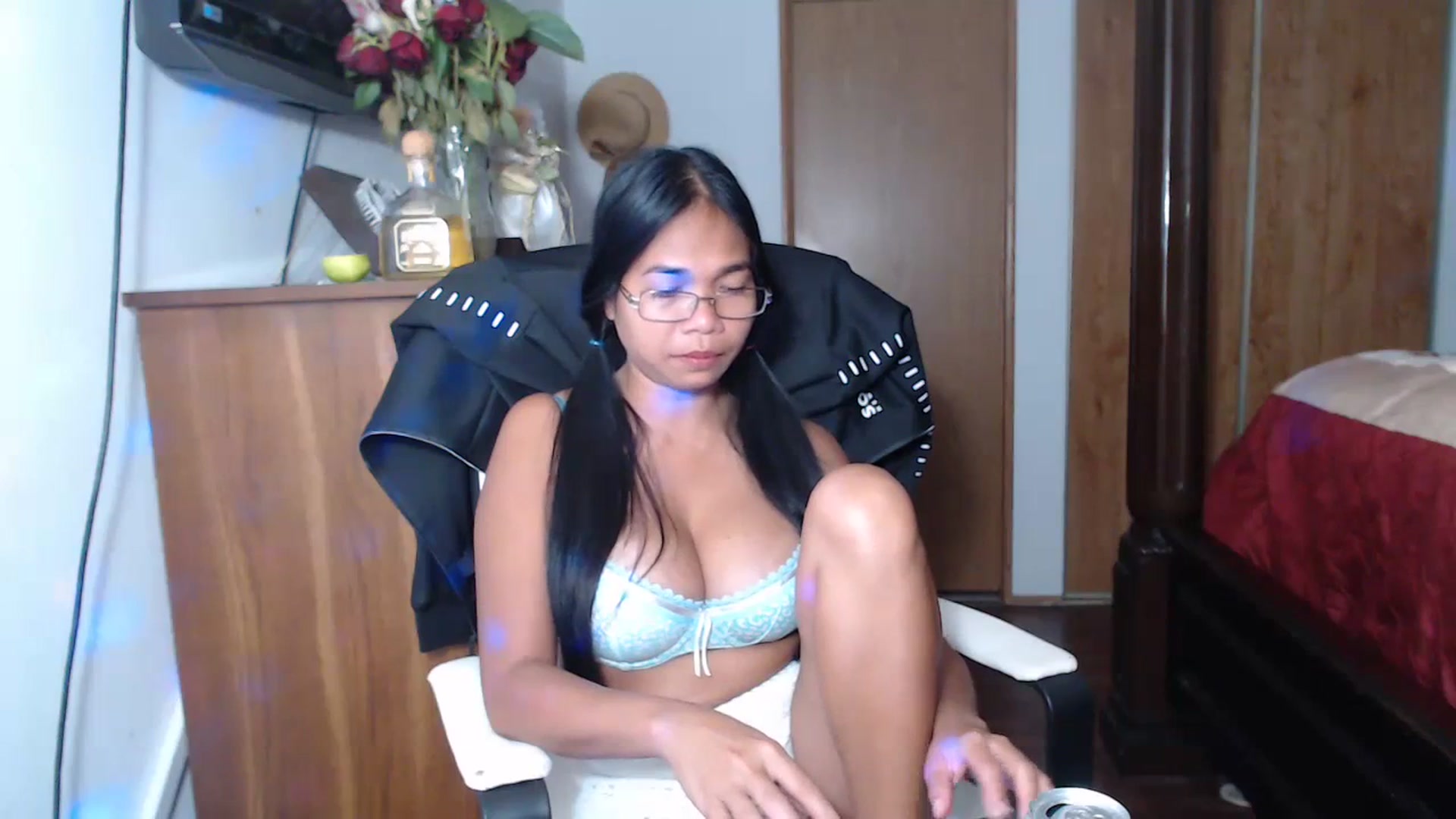 Gallery image thumbnail from Littlekai2023's myfreecams stream on, 06/17/2023, 01:35 image 5 of 20
