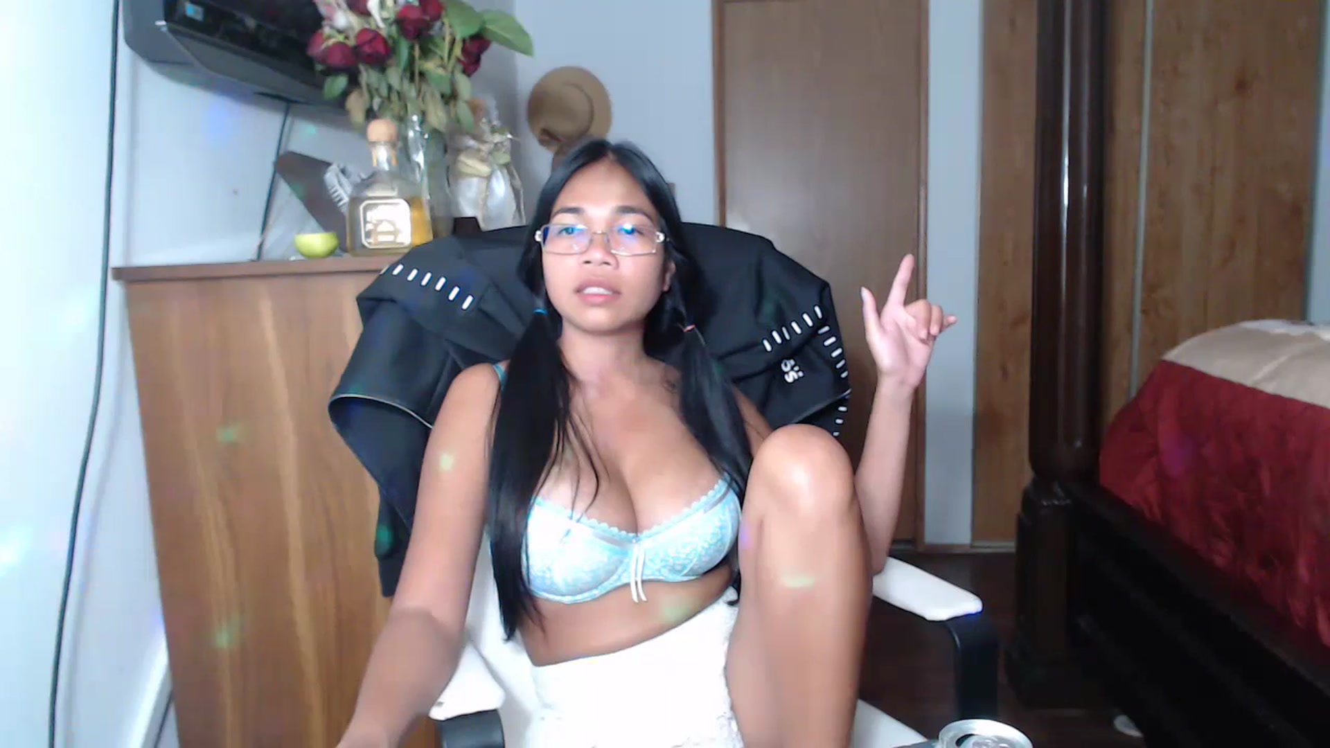 Gallery image thumbnail from Littlekai2023's myfreecams stream on, 06/17/2023, 01:35 image 6 of 20