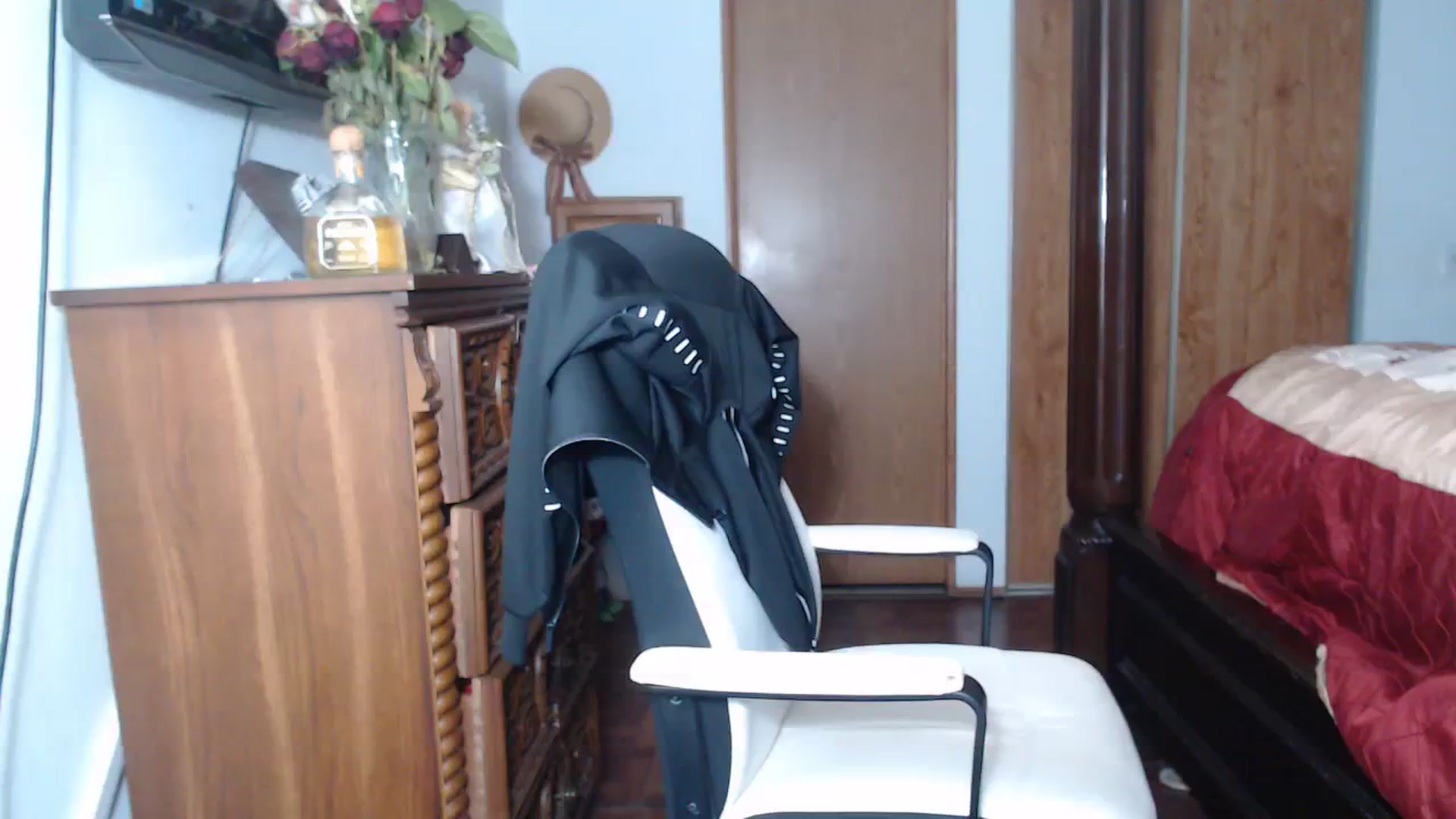 Gallery image thumbnail from Littlekai2023's myfreecams stream on, 06/18/2023, 06:09 image 15 of 20