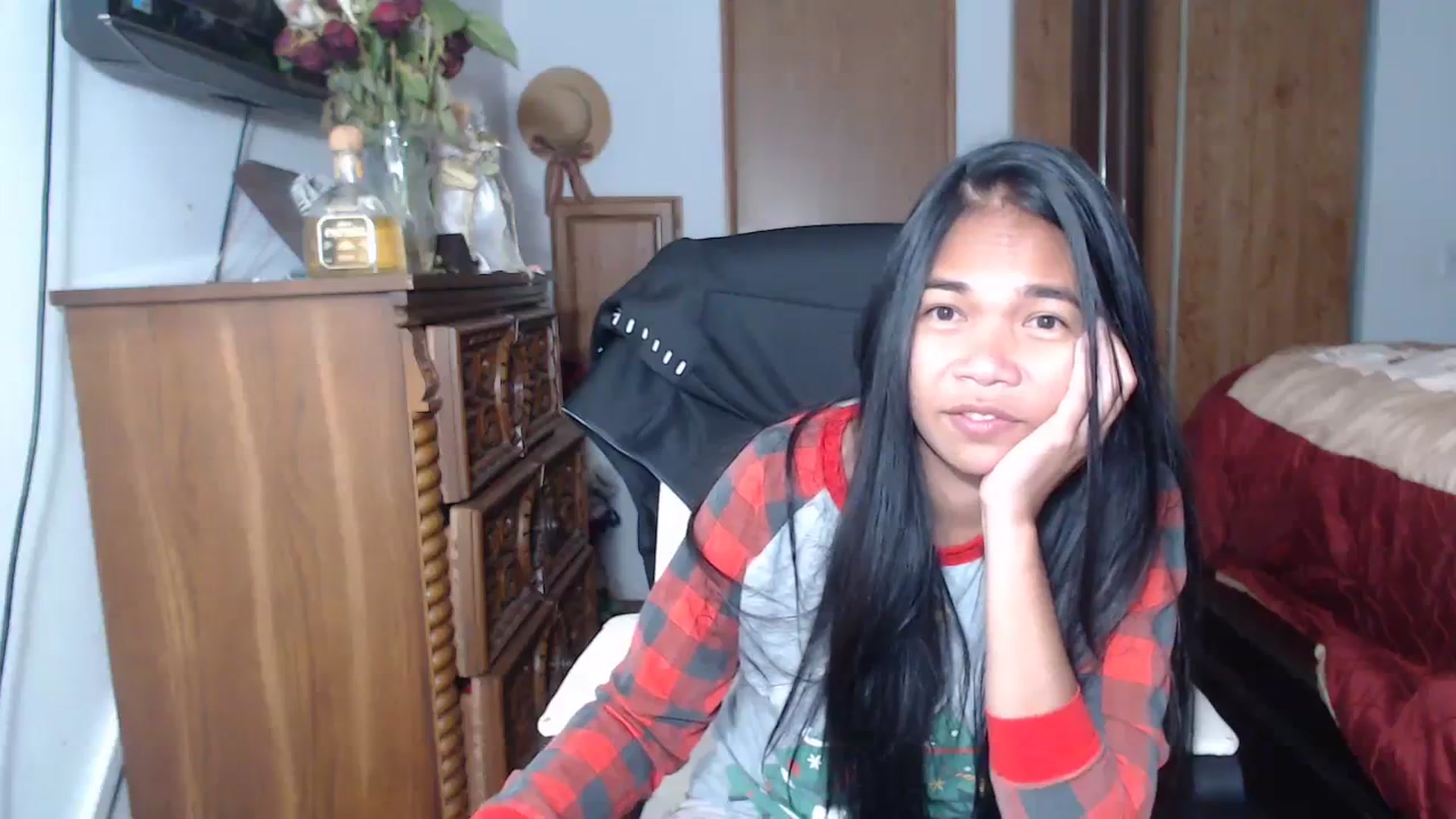 Gallery image thumbnail from Littlekai2023's myfreecams stream on, 06/18/2023, 06:09 image 10 of 20