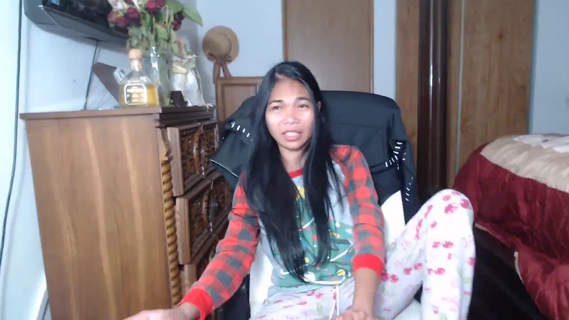Gallery image thumbnail from Littlekai2023's myfreecams stream on, 06/18/2023, 06:09 image 14 of 20