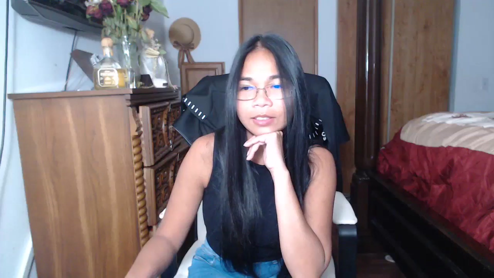 Gallery image thumbnail from Littlekai2023's myfreecams stream on, 06/19/2023, 02:08 image 15 of 20