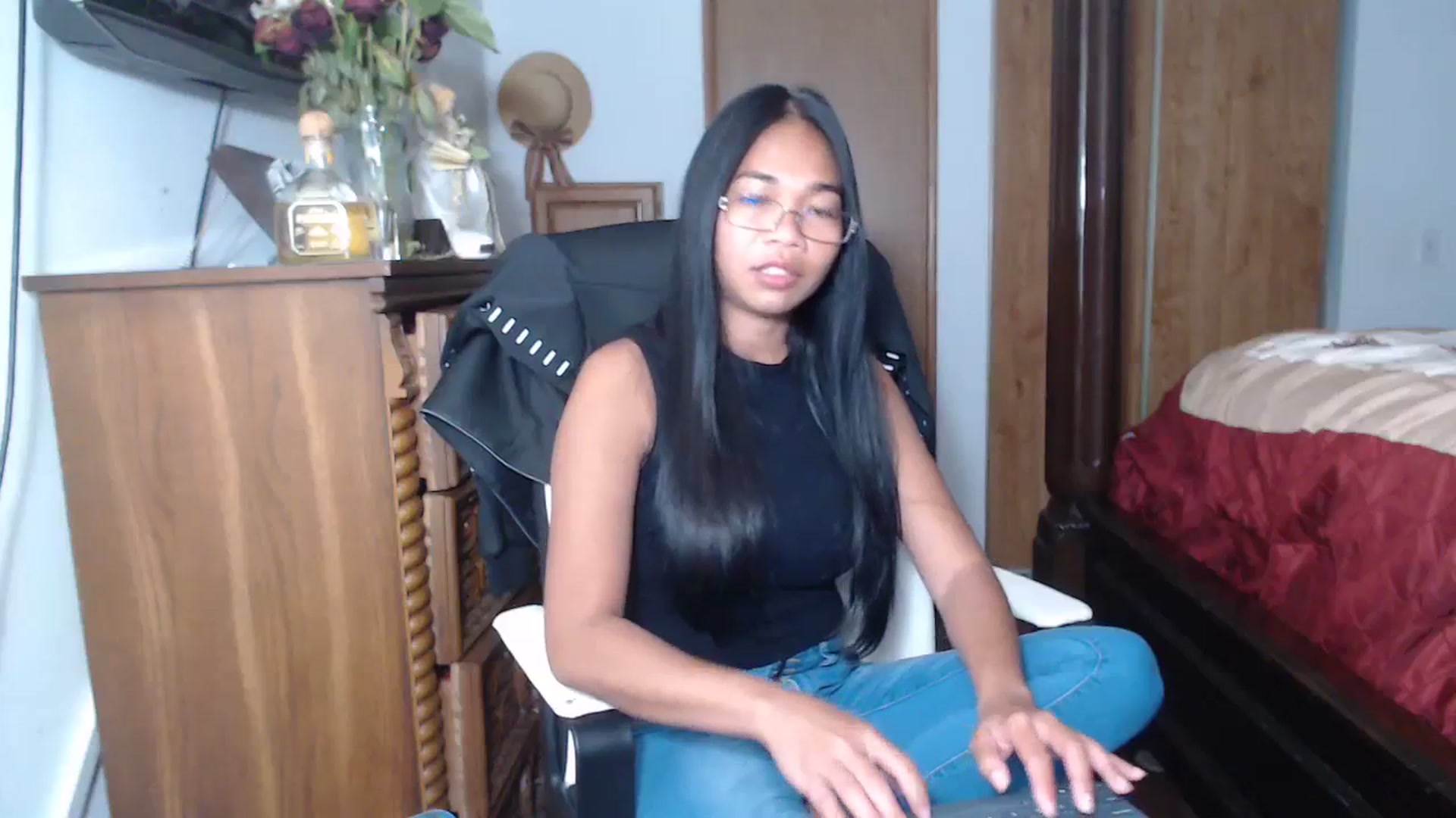 Gallery image thumbnail from Littlekai2023's myfreecams stream on, 06/19/2023, 02:08 image 13 of 20