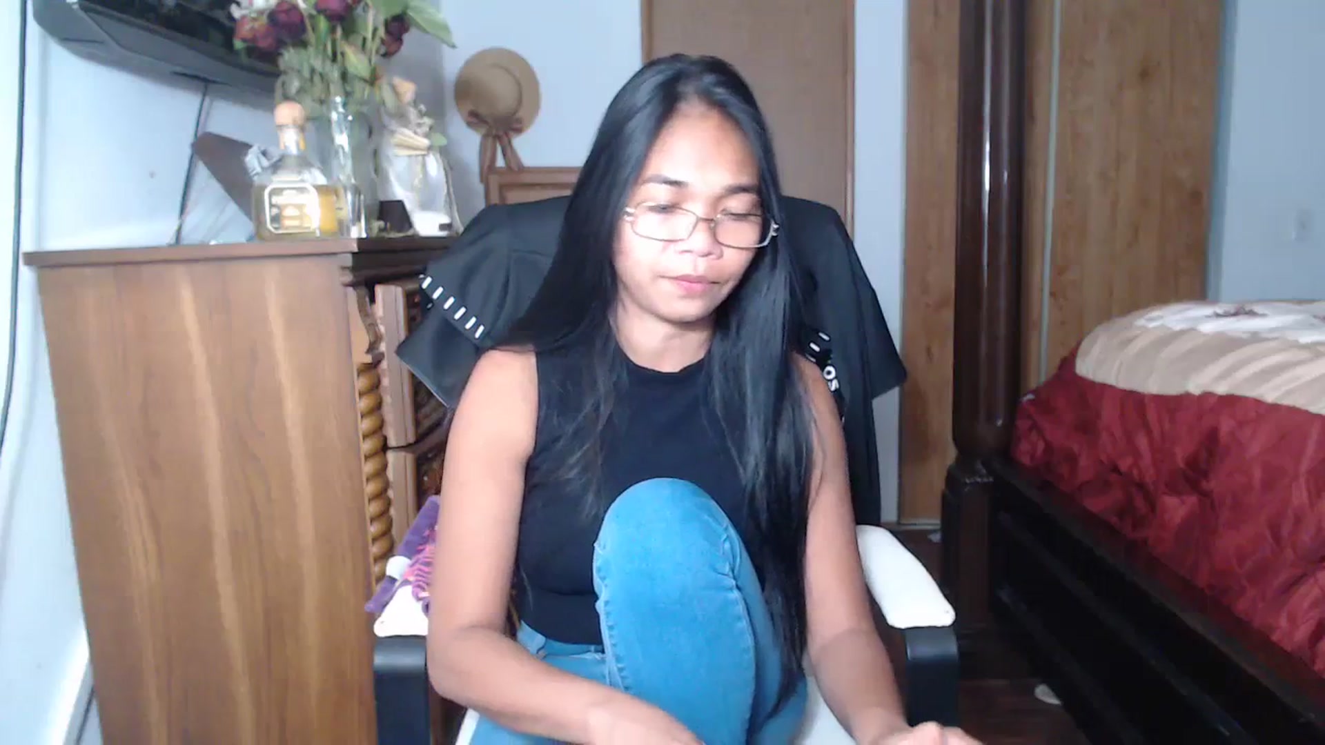 Gallery image thumbnail from Littlekai2023's myfreecams stream on, 06/19/2023, 07:38 image 6 of 20