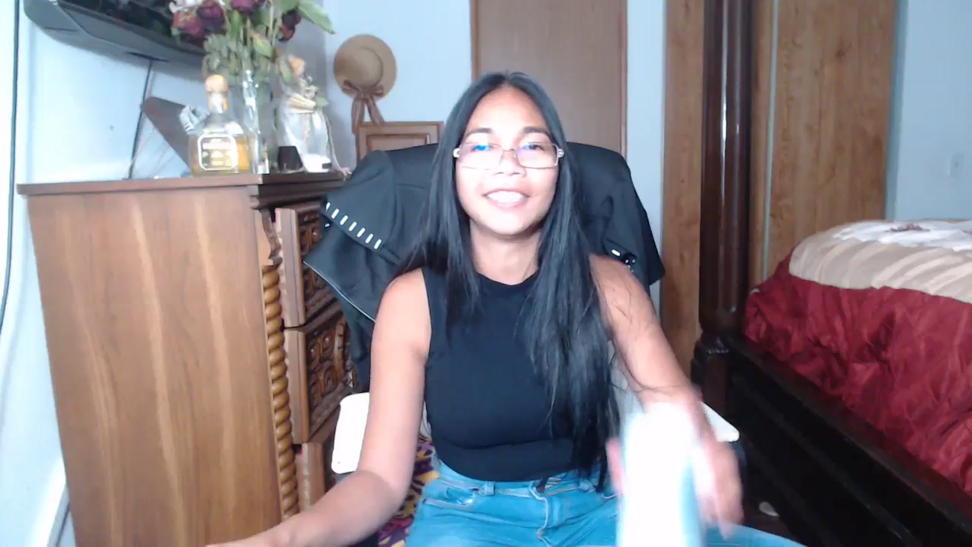 Gallery image thumbnail from Littlekai2023's myfreecams stream on, 06/19/2023, 07:38 image 11 of 20