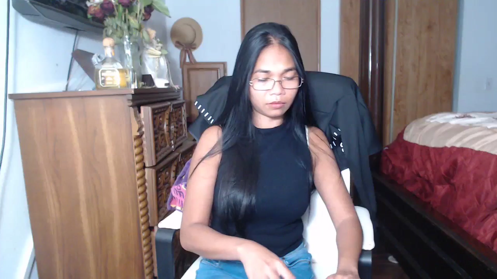 Gallery image thumbnail from Littlekai2023's myfreecams stream on, 06/19/2023, 07:38 image 2 of 20