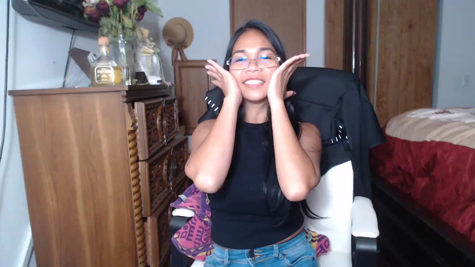 Gallery image thumbnail from Littlekai2023's myfreecams stream on, 06/19/2023, 07:38 image 8 of 20