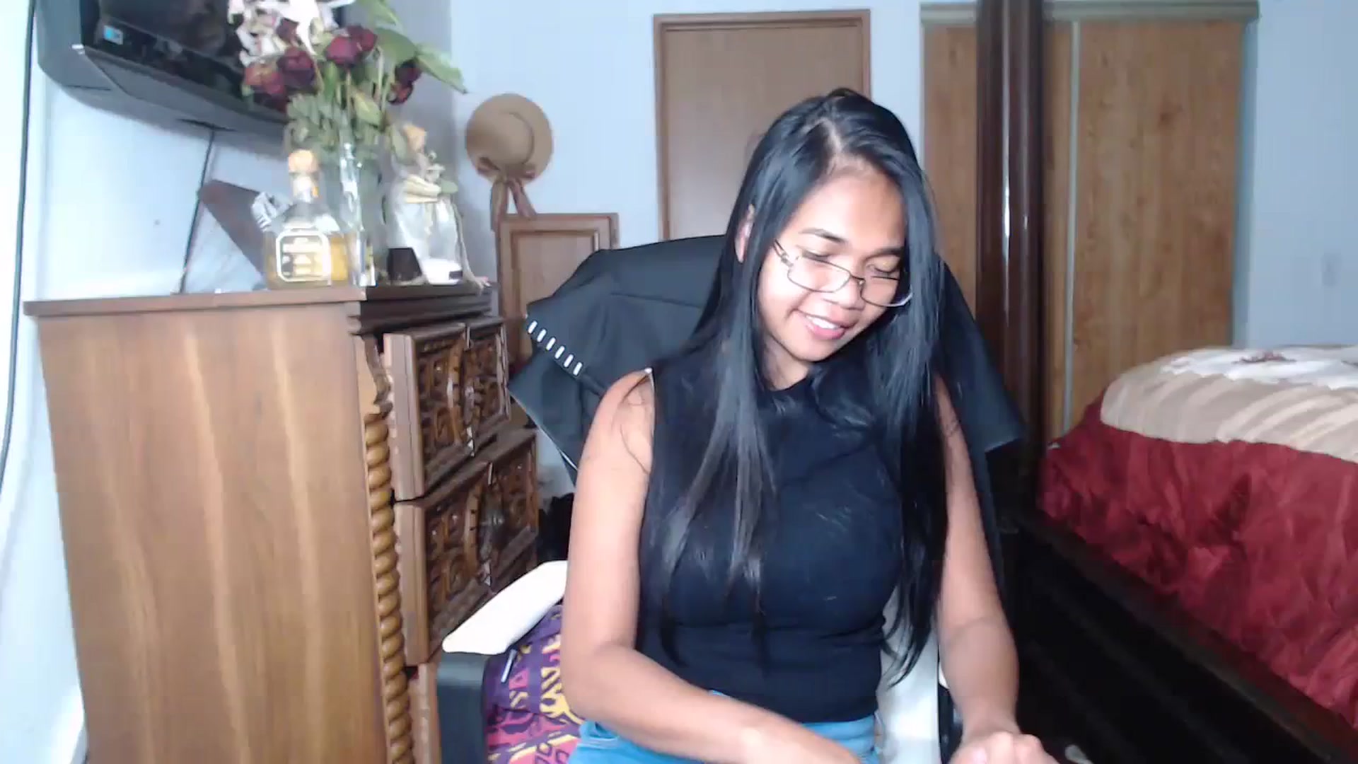 Gallery image thumbnail from Littlekai2023's myfreecams stream on, 06/19/2023, 07:38 image 15 of 20